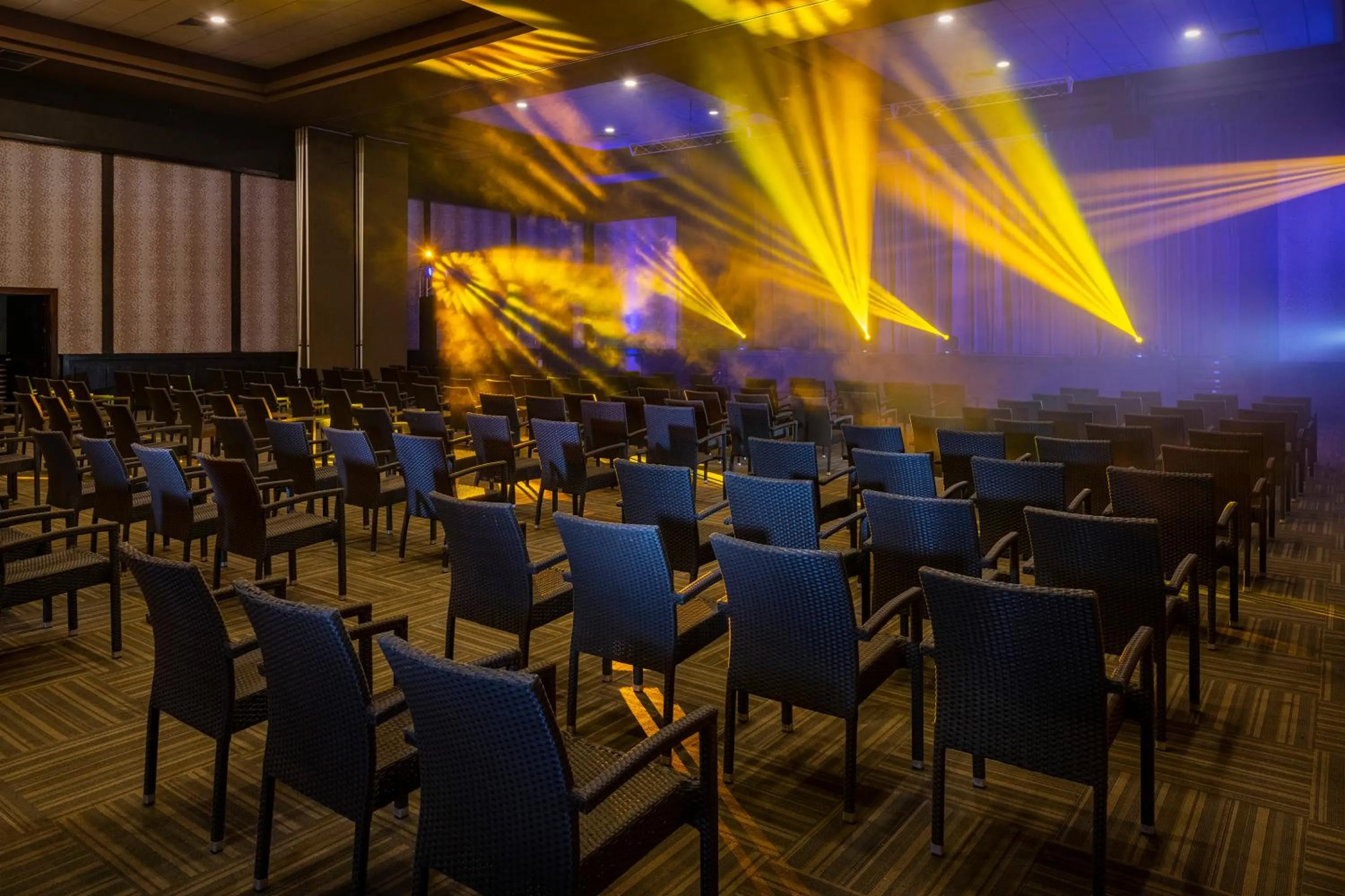 Entertainment in Jewel Palm Beach