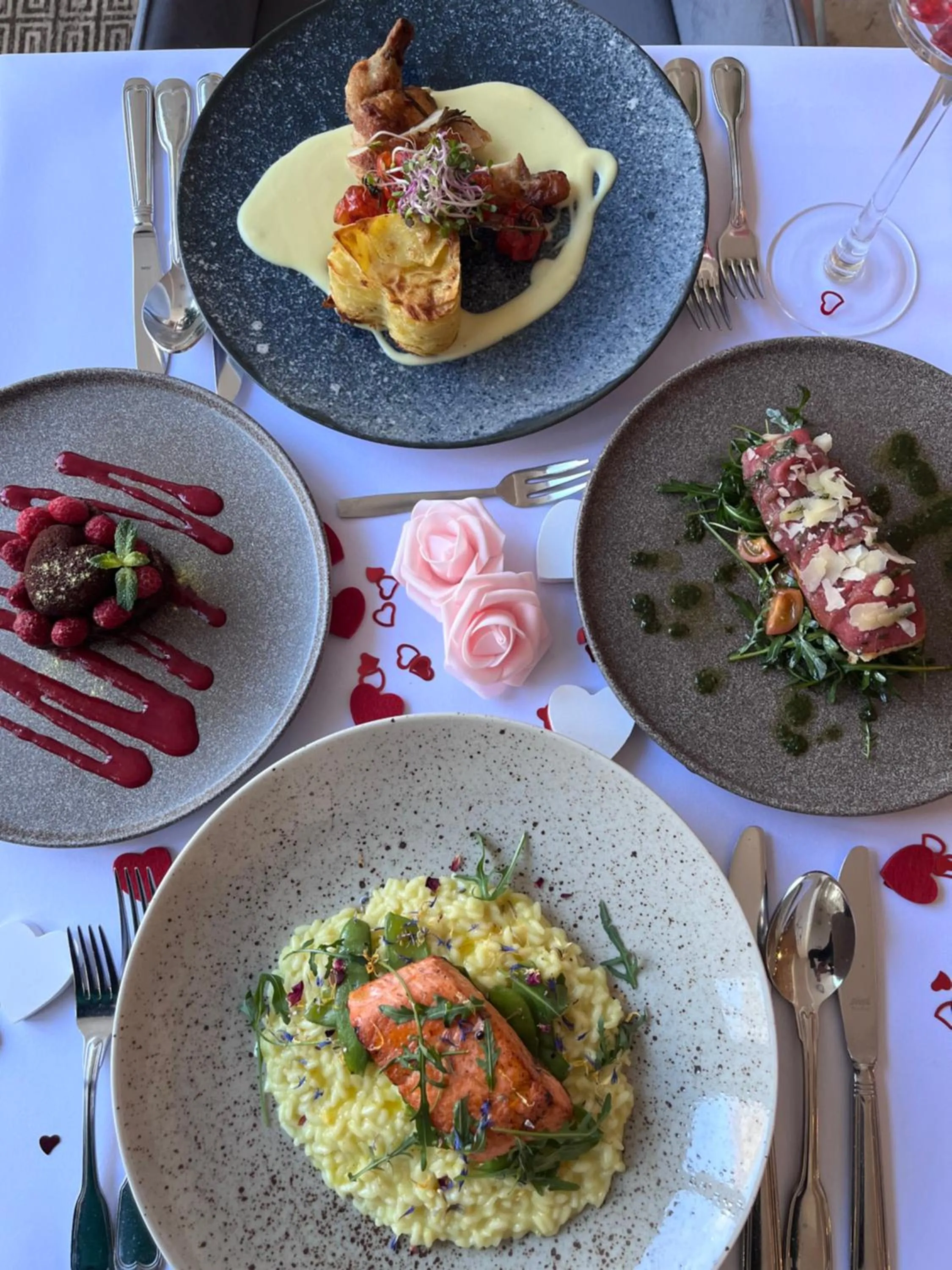 Restaurant/places to eat in Lázeňský hotel Pyramida