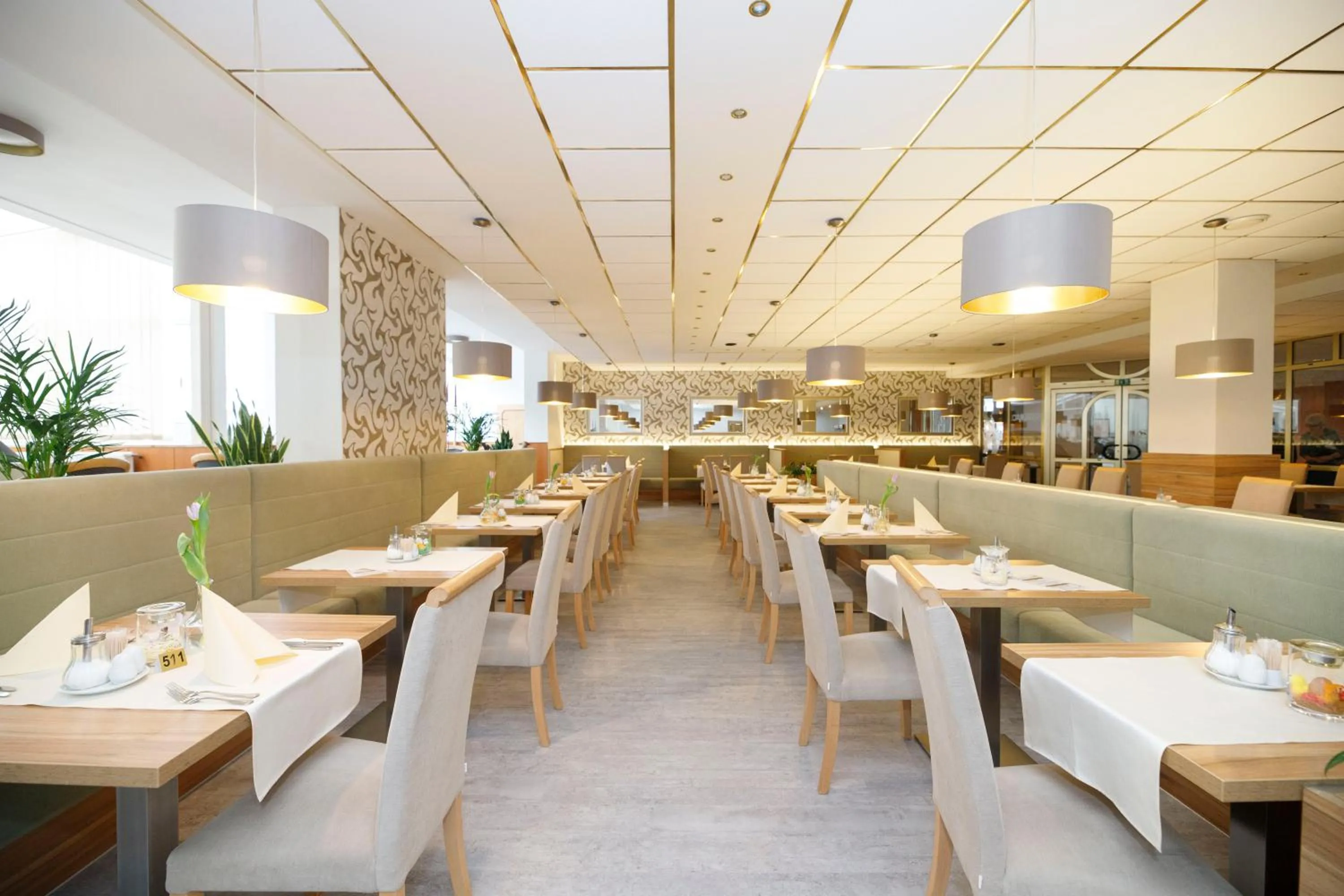 Restaurant/places to eat in Lázeňský hotel Pyramida