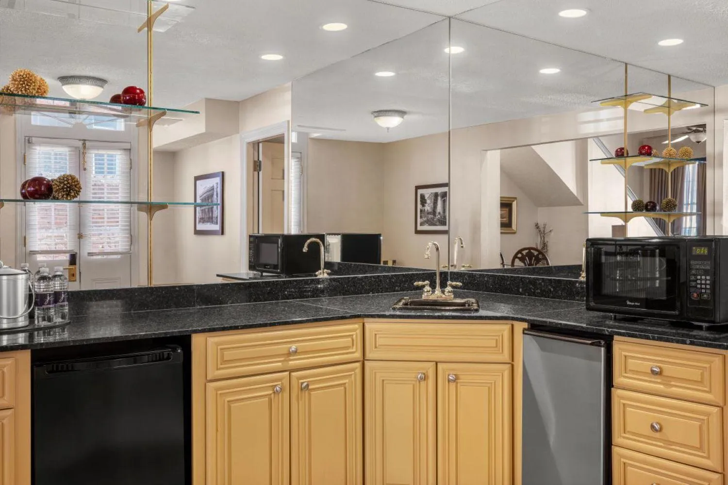 Kitchen or kitchenette in Maison Dupuy Hotel