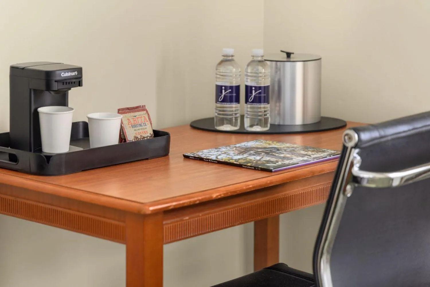 Coffee/tea facilities in Maison Dupuy Hotel