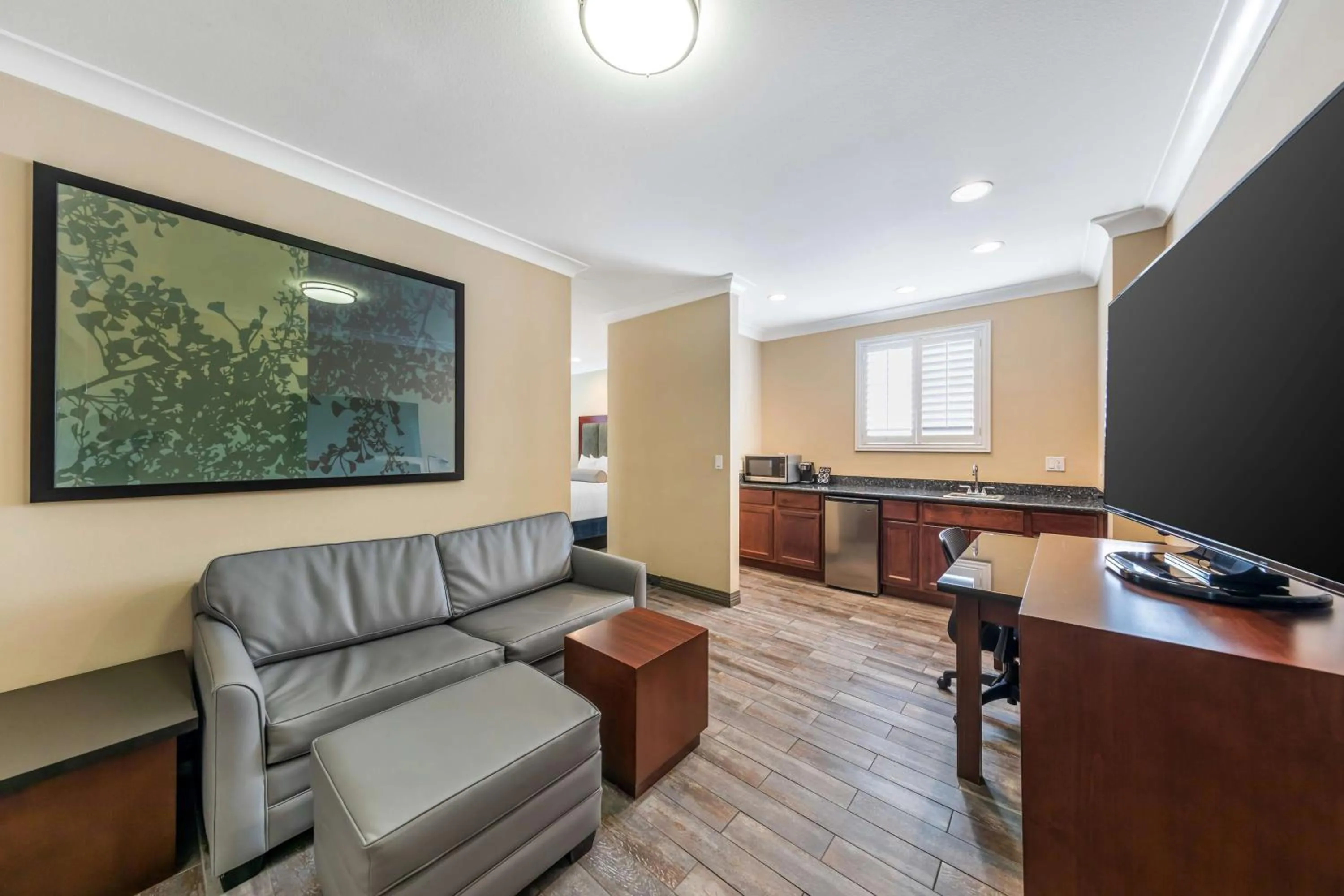 Photo of the whole room in Best Western PLUS Avita Suites