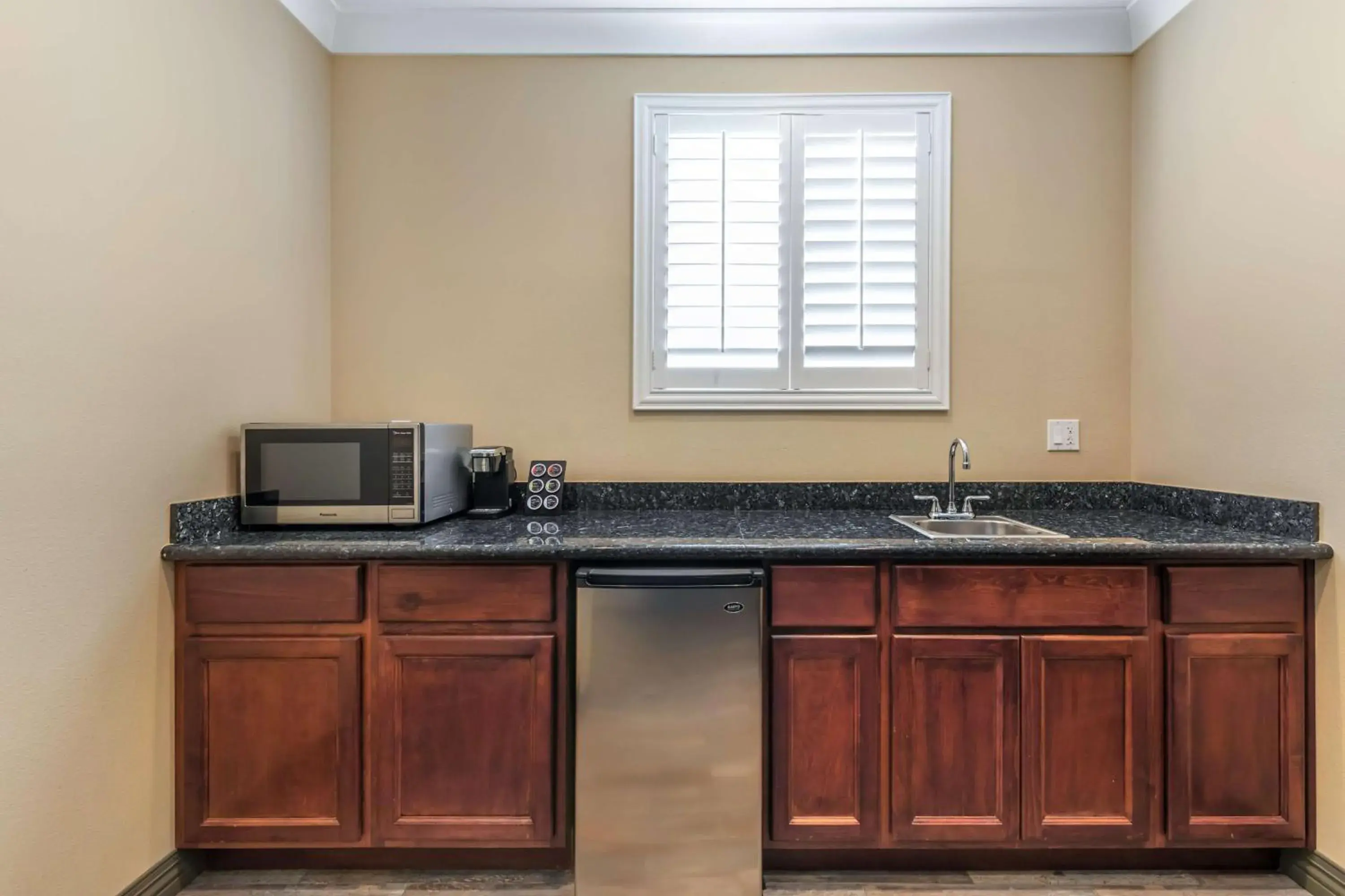 King Suite with Sofa Bed in Best Western PLUS Avita Suites King Suite with Sofa Bed in Best Western PLUS Avita Suites