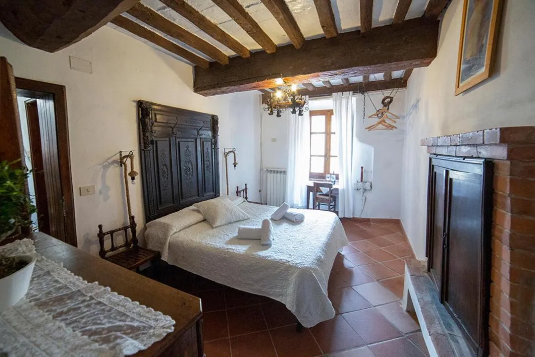 Photo of the whole room, Bed in Dulcis in Borgo