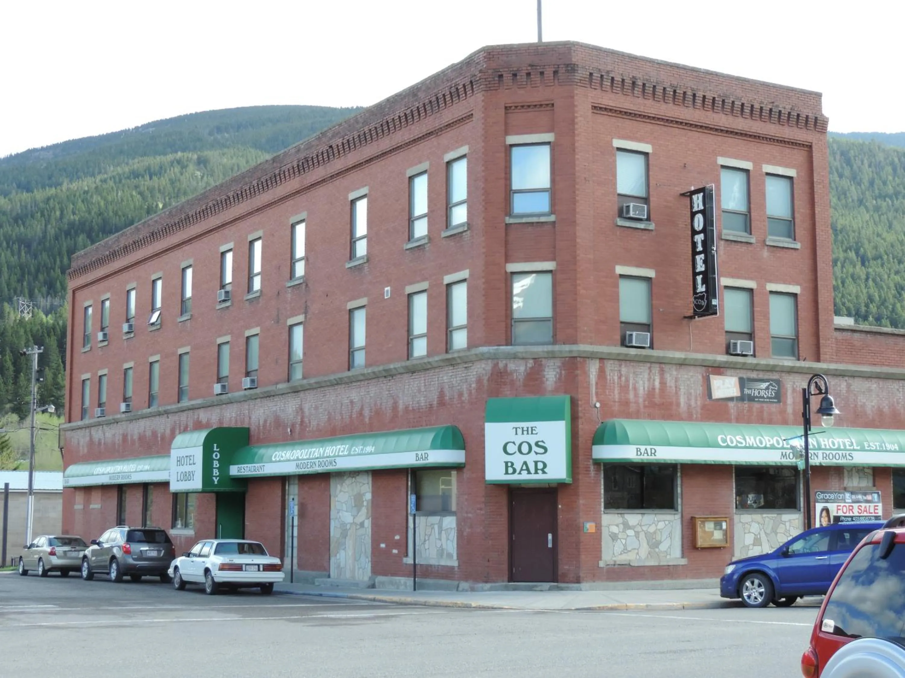 Facade/entrance in The Cosmopolitan Hotel
