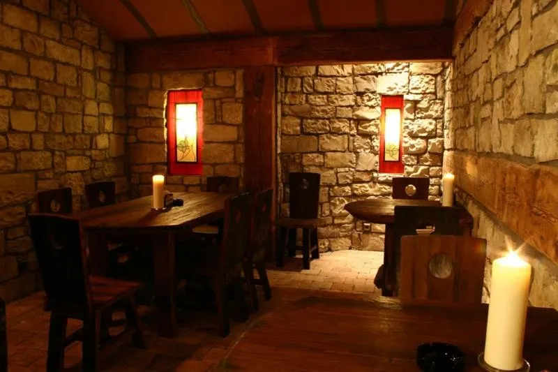 Restaurant/places to eat in Zlaty Lev
