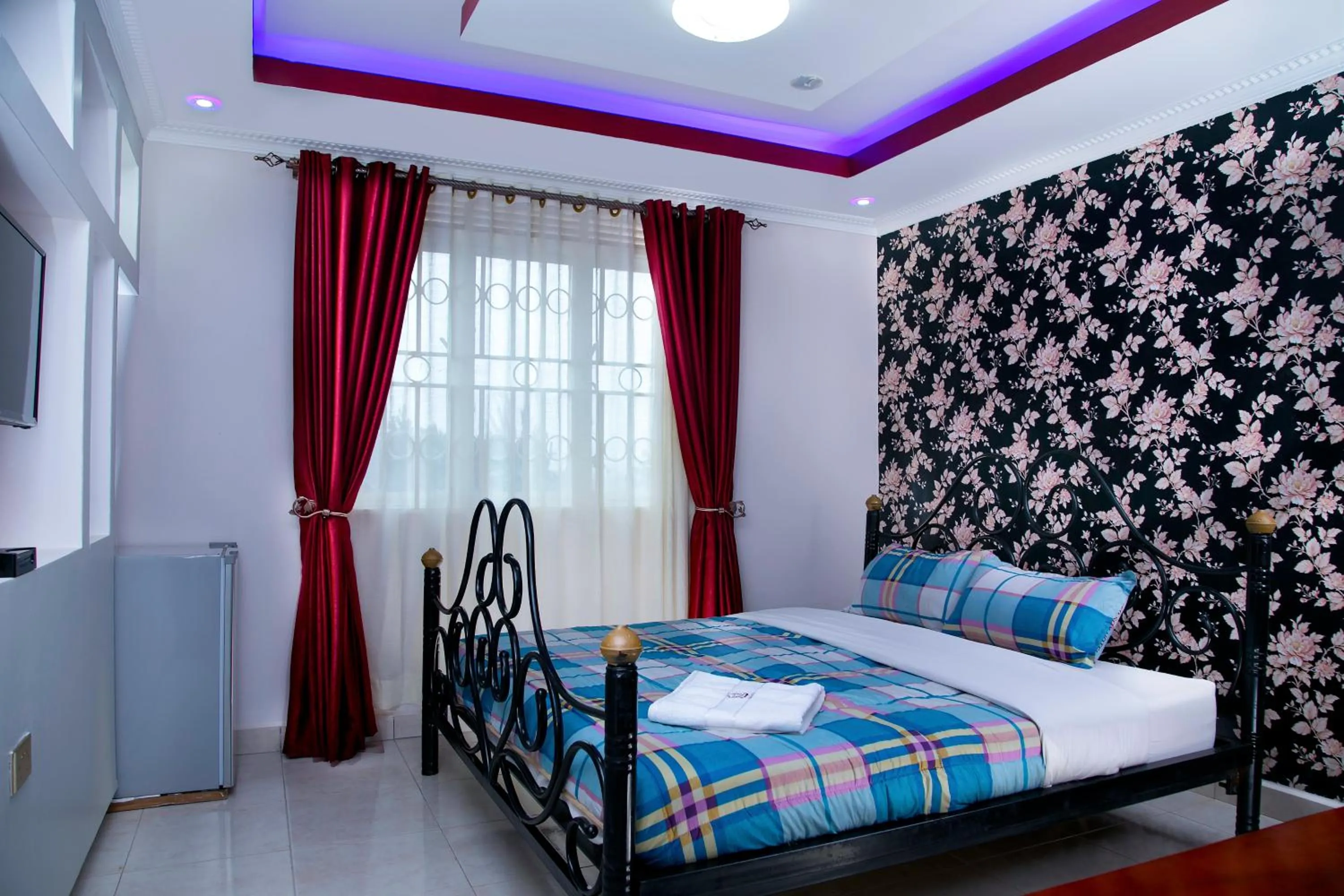 Bed in Red Sox Hotel Ltd