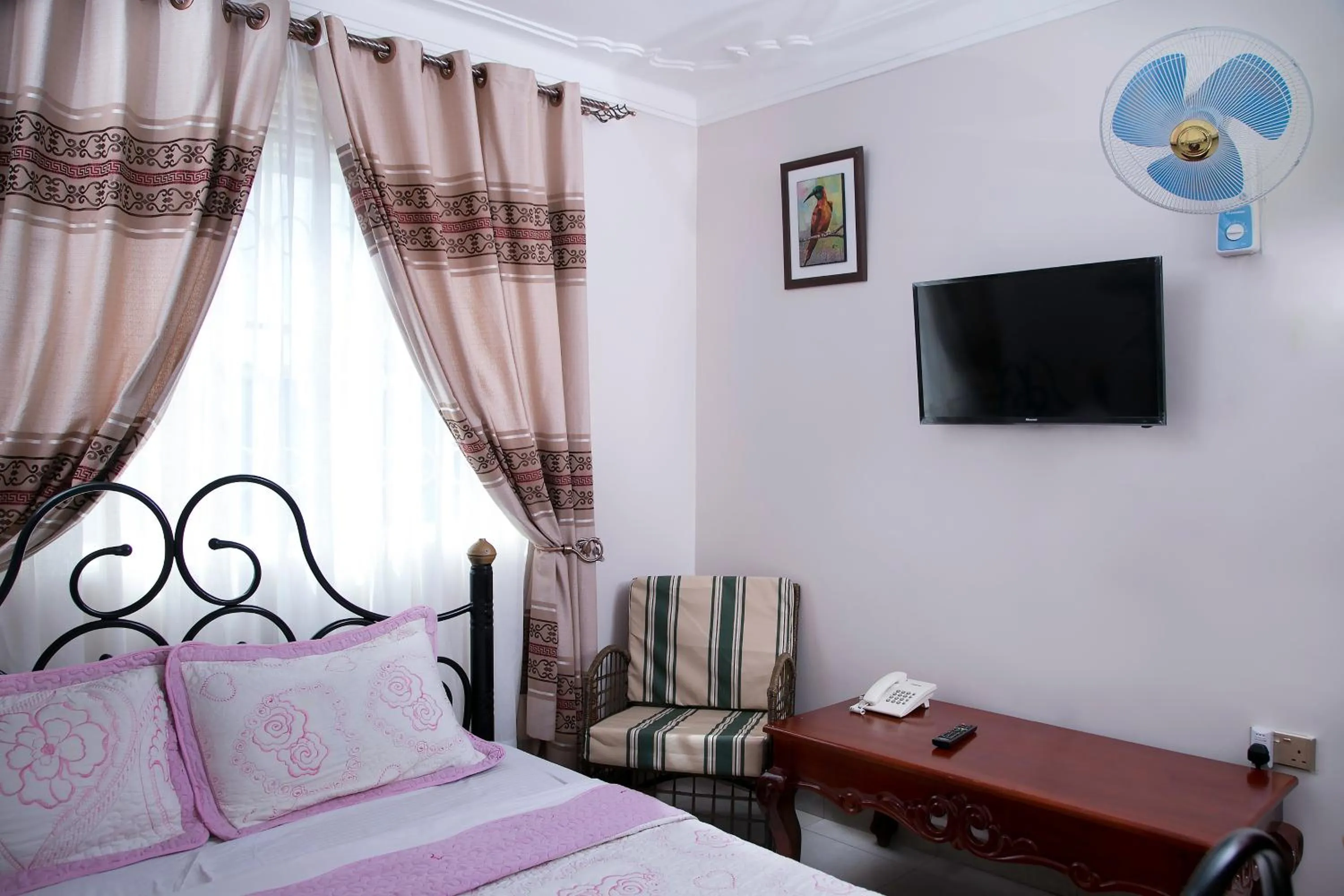 Bed in Red Sox Hotel Ltd