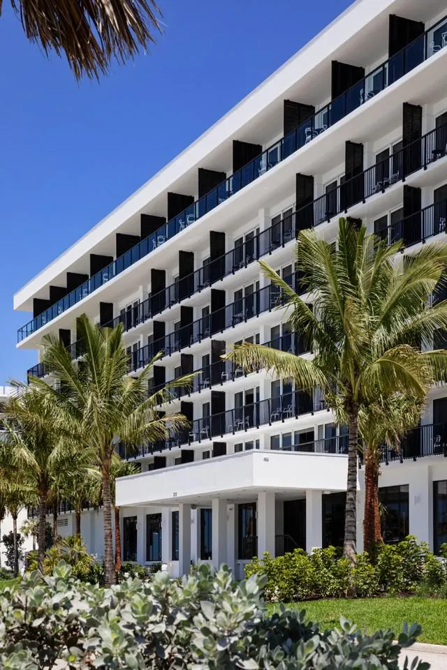 Cirque St Armands Beachside