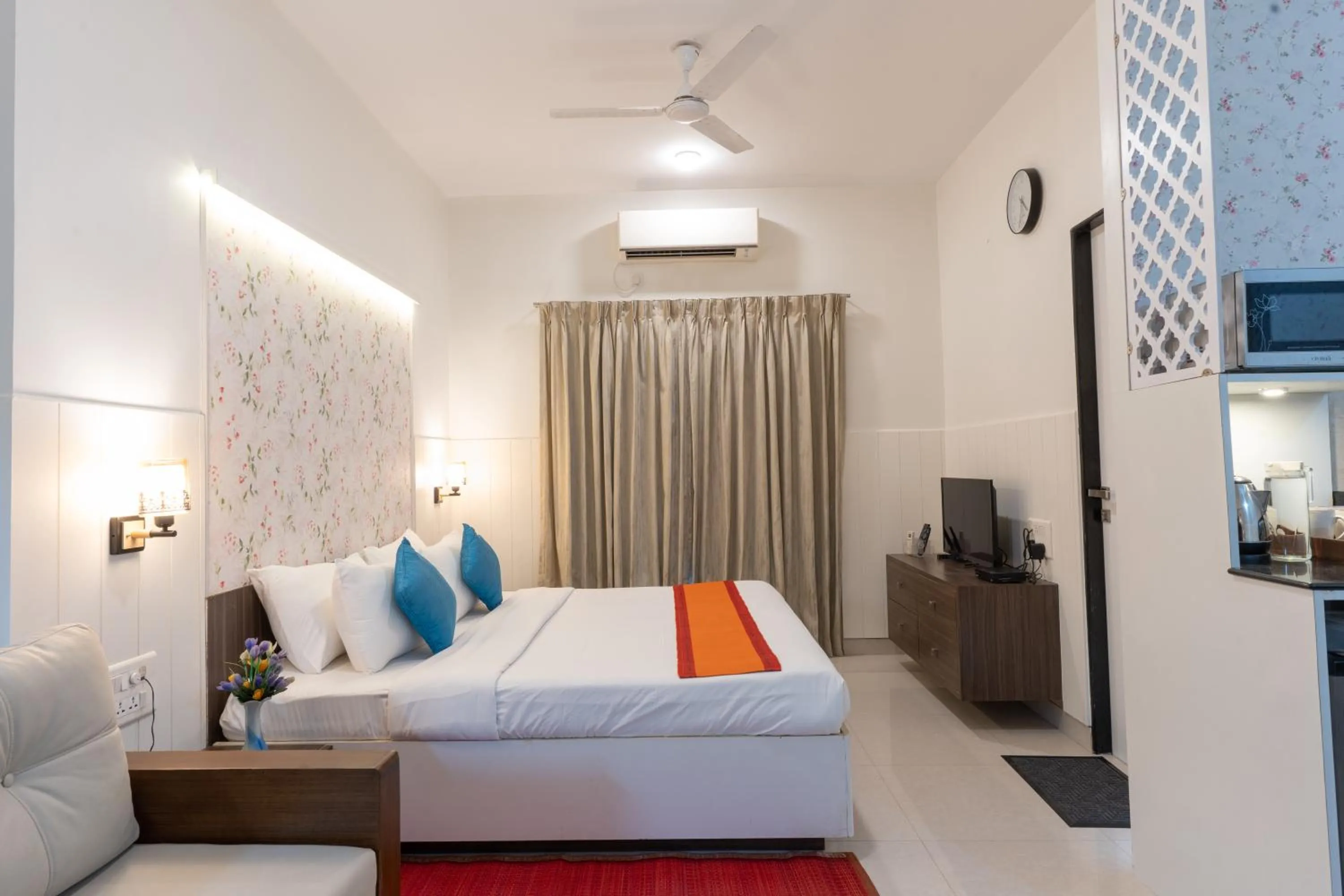 Bed in Bauhinia