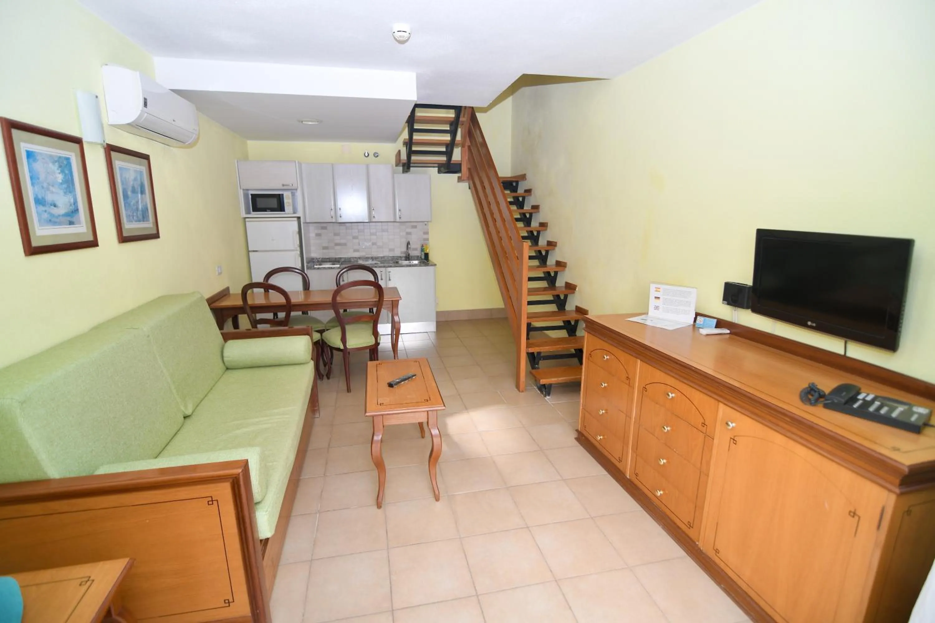 Photo of the whole room in Playamar Bungalows