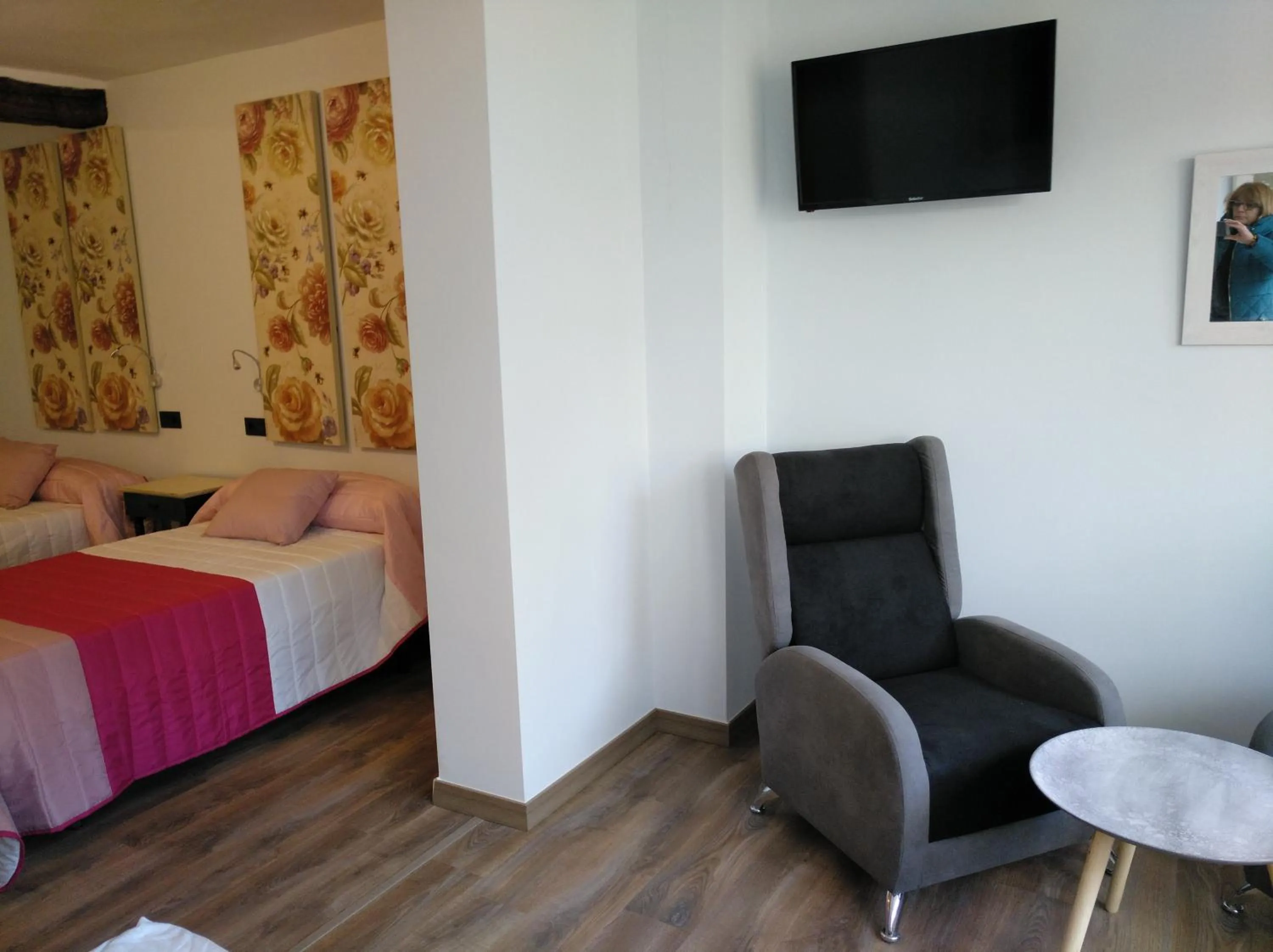 Photo of the whole room, Bed in Hotel La Huella Del Camino