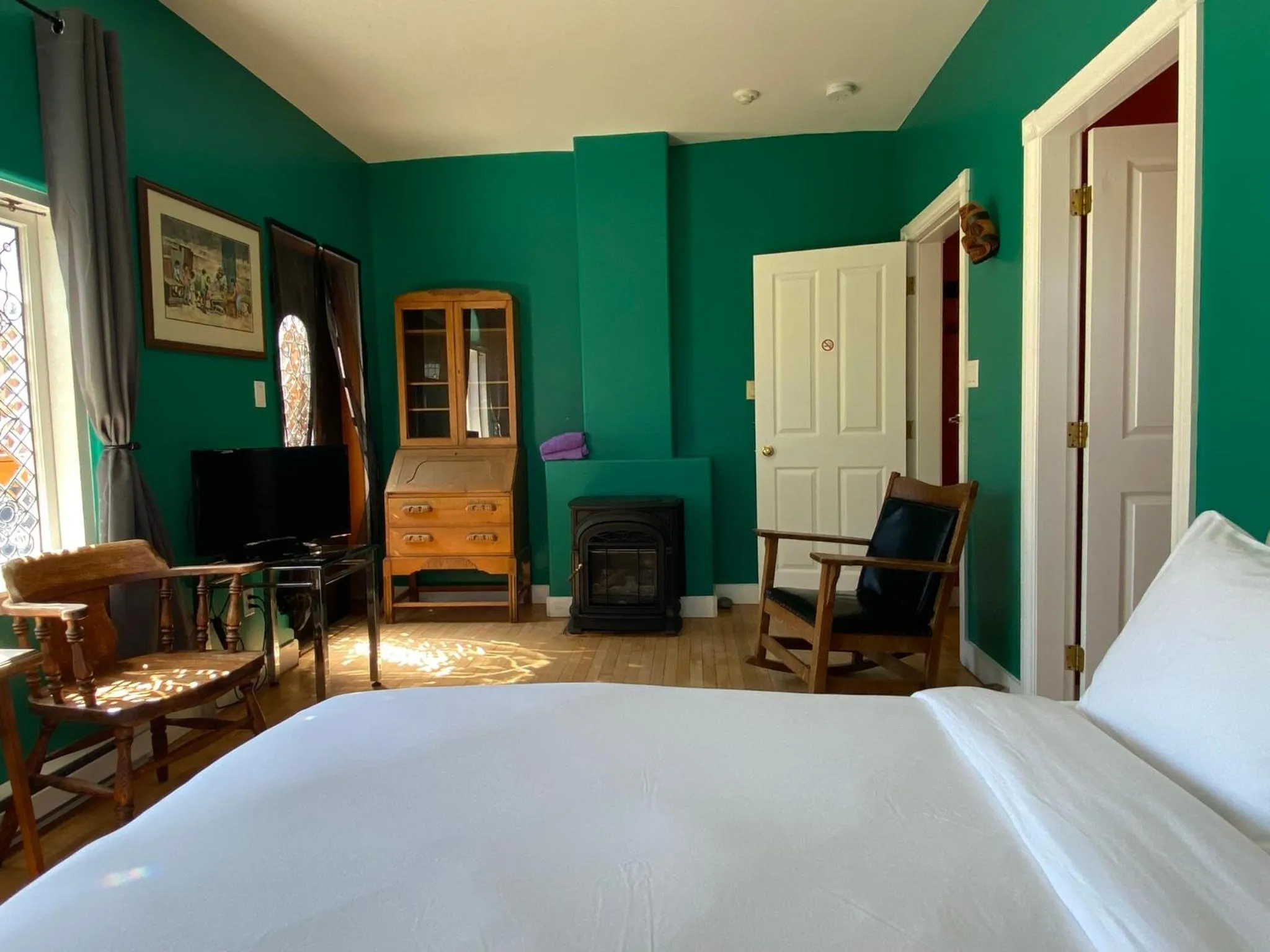 Bed in The Inn at Tough City