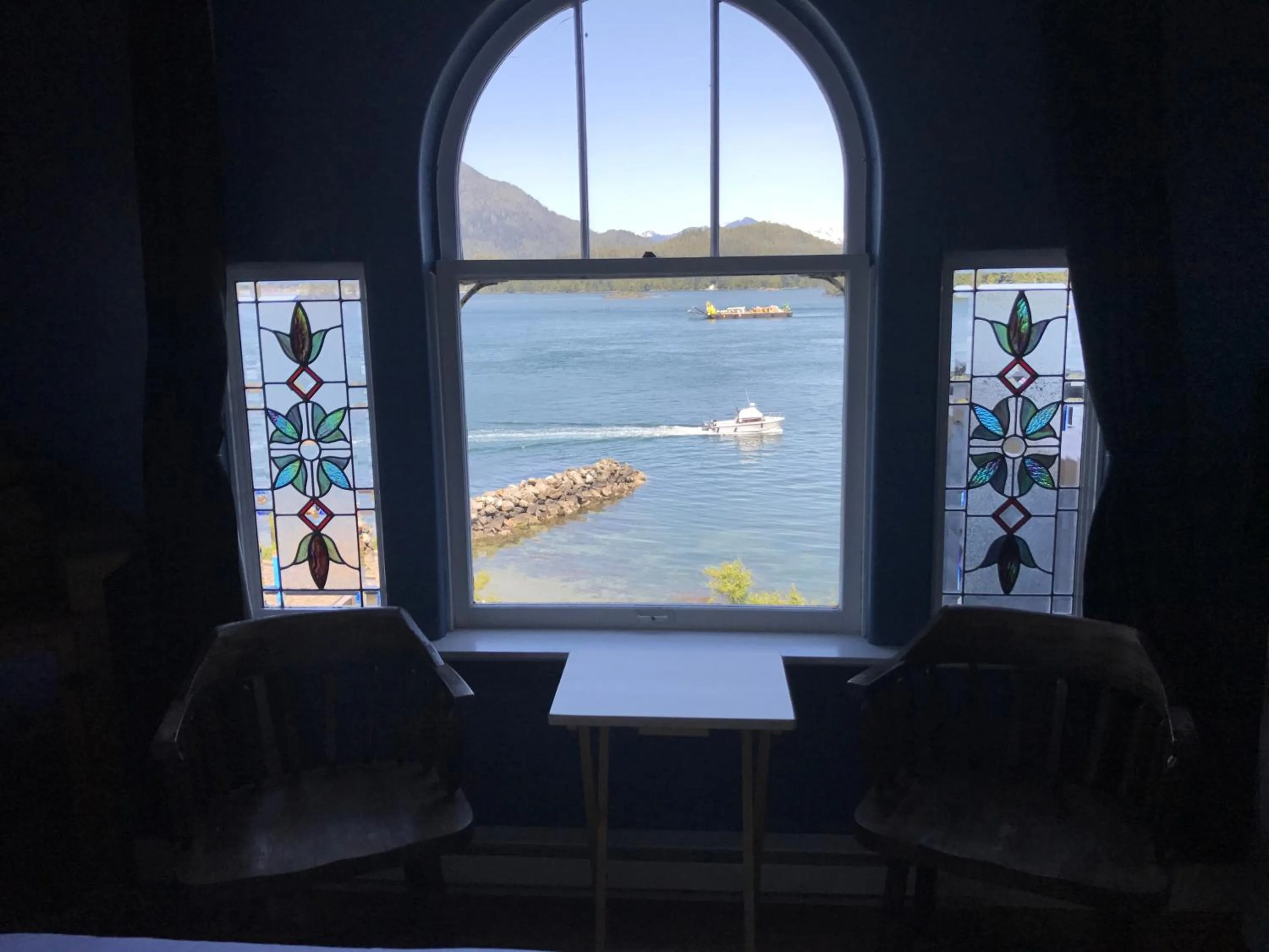 Seating area in The Inn at Tough City