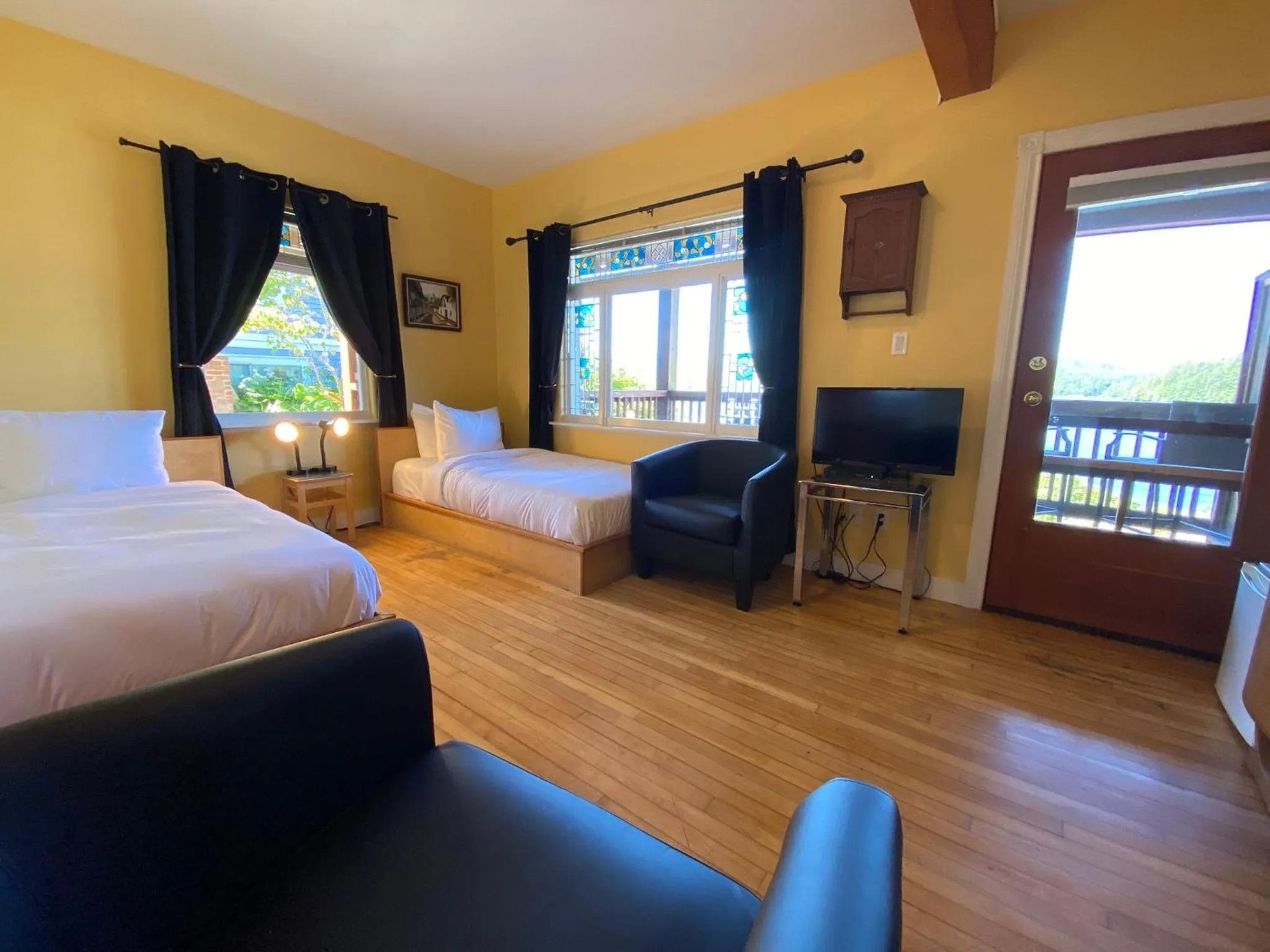 Bed in The Inn at Tough City