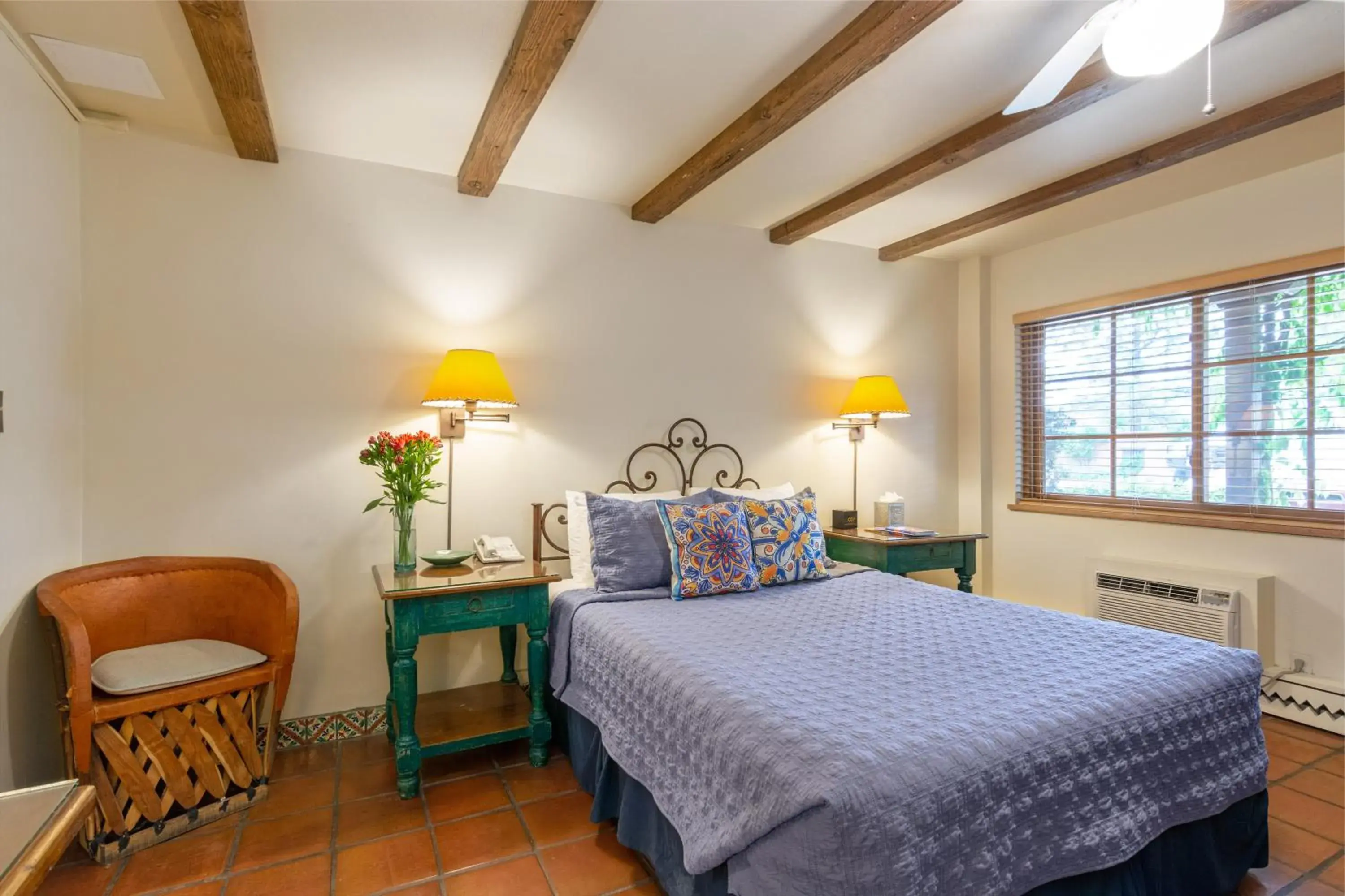 Standard Queen Room - Not Pet Friendly in Santa Fe Motel & Inn Standard Queen Room - Not Pet Friendly in Santa Fe Motel & Inn