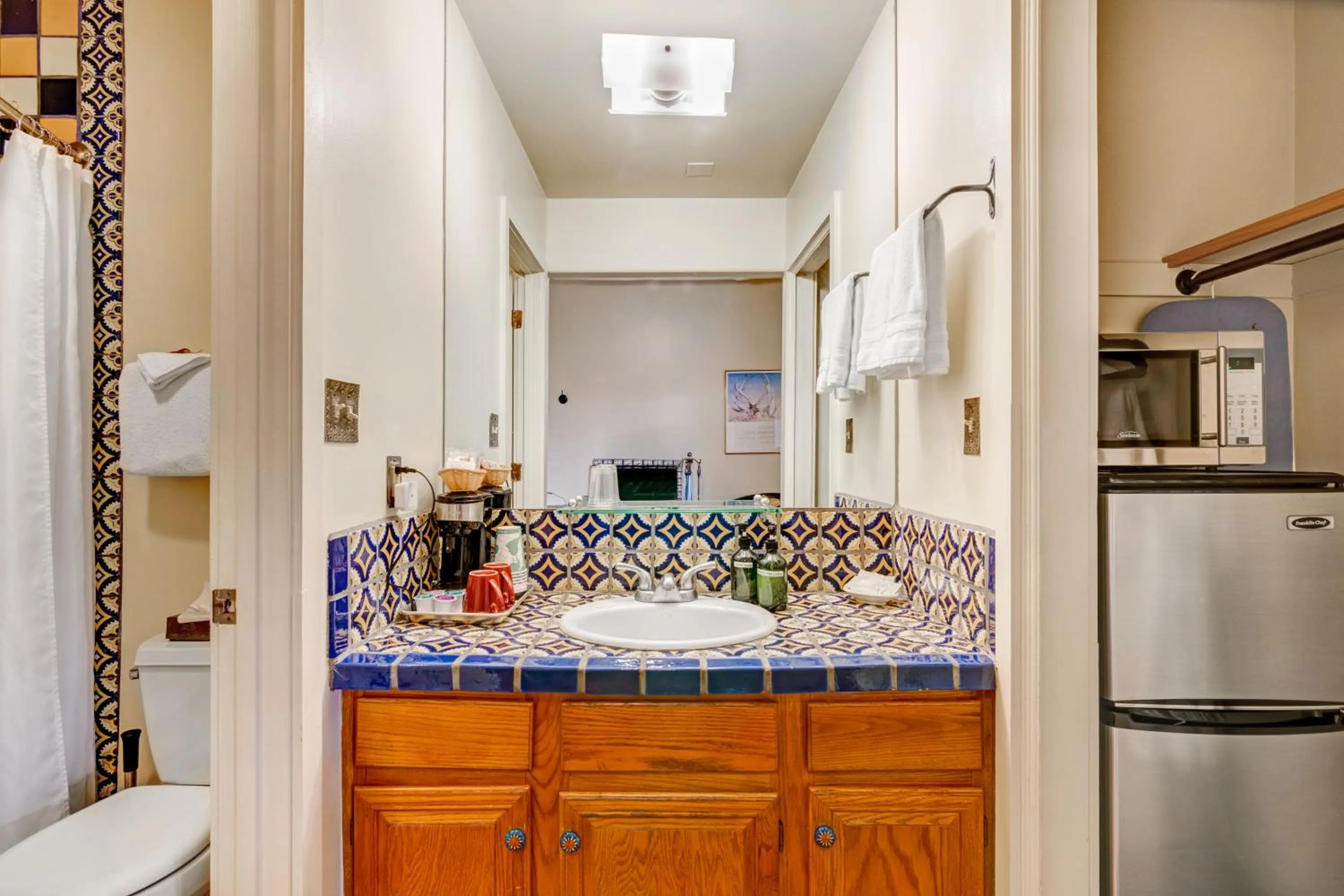 Bathroom in Santa Fe Motel & Inn