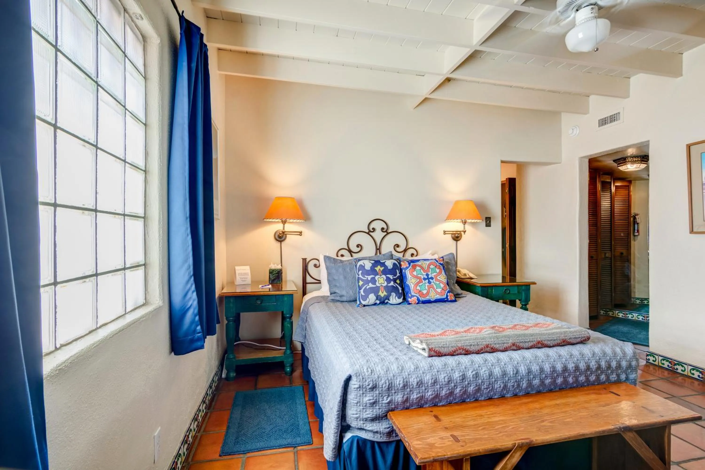 Bedroom, Bed in Santa Fe Motel & Inn