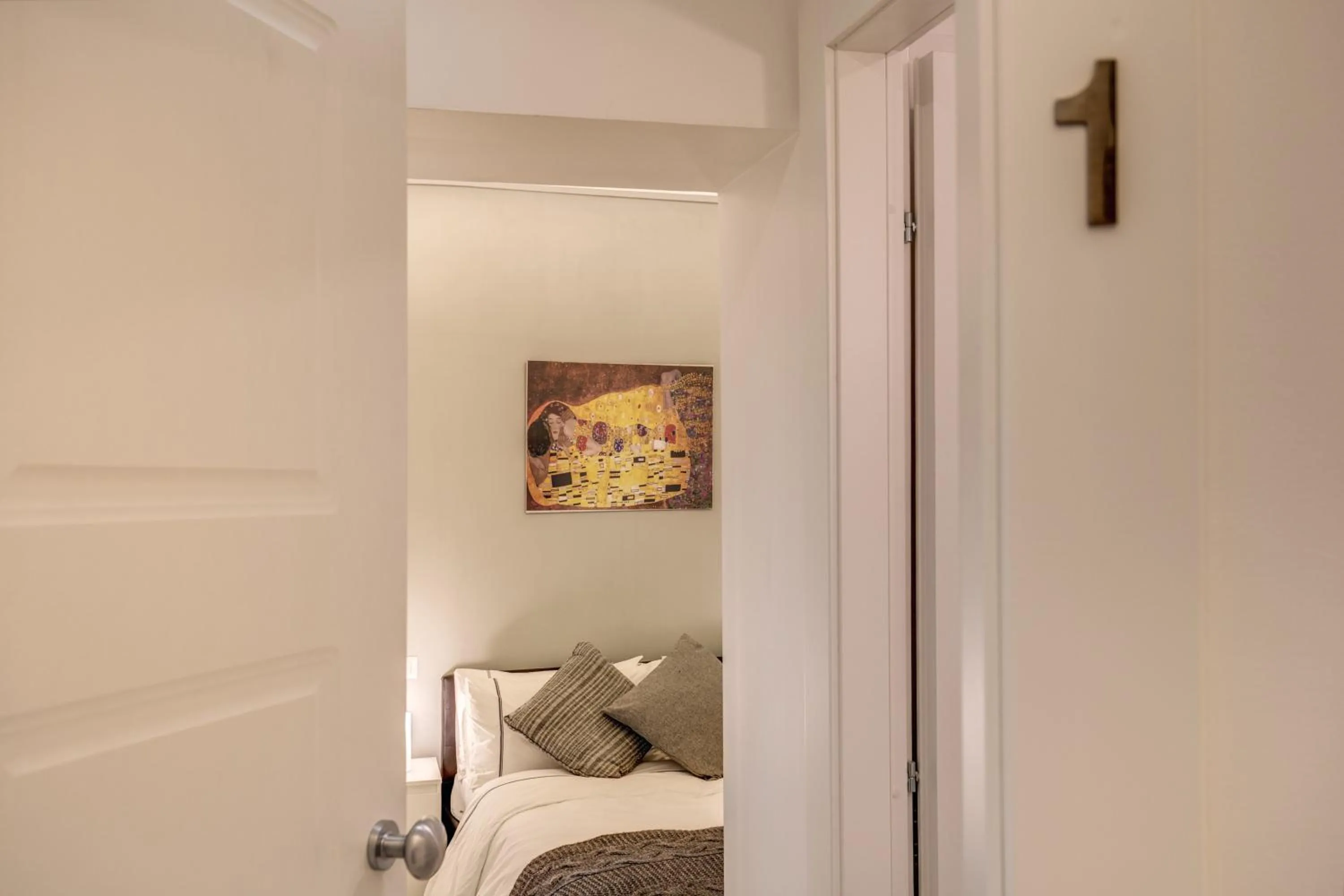 Decorative detail, Bed in Dimore Costaguti