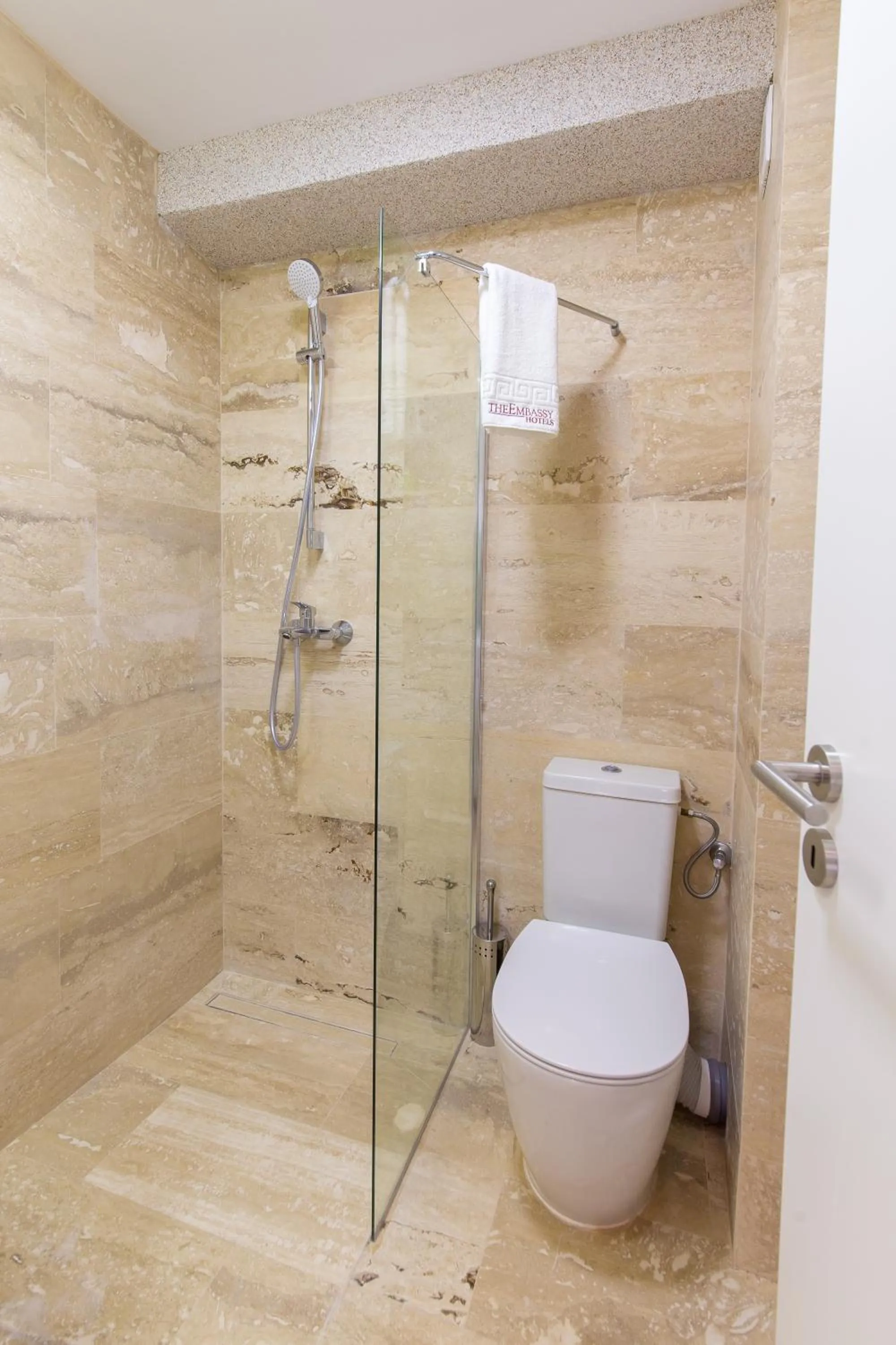 Shower in The Embassy Nord