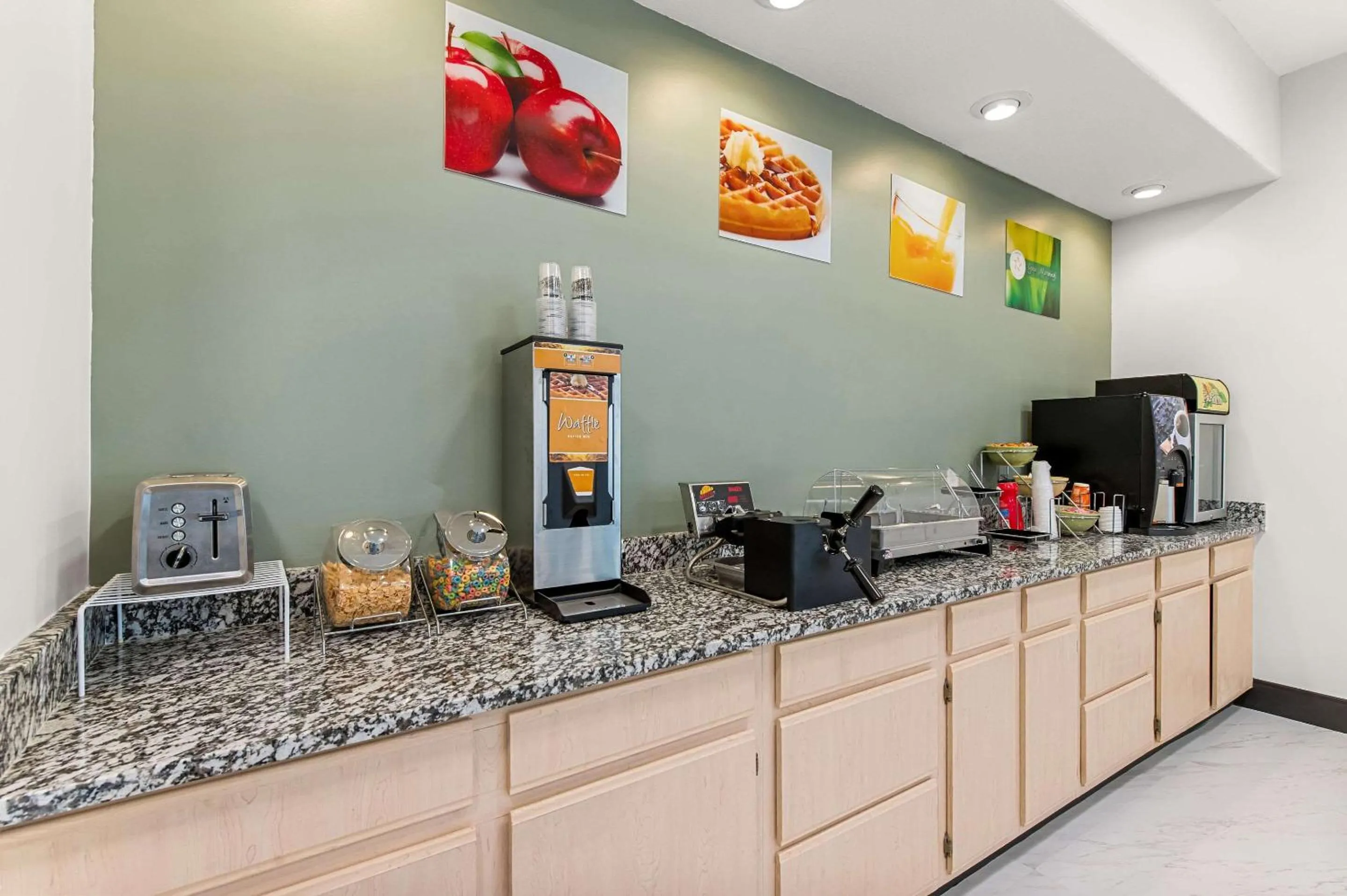 Breakfast in Americas Best Value Inn Kilgore