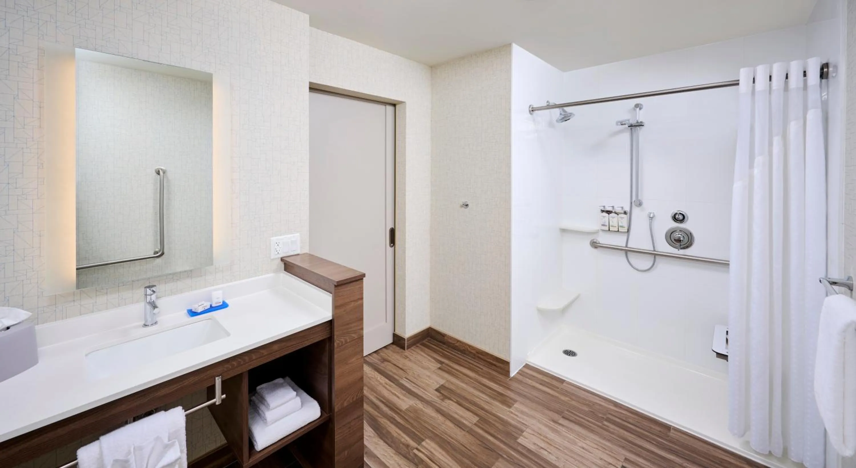 Bathroom in Holiday Inn Express & Suites - Brantford by IHG