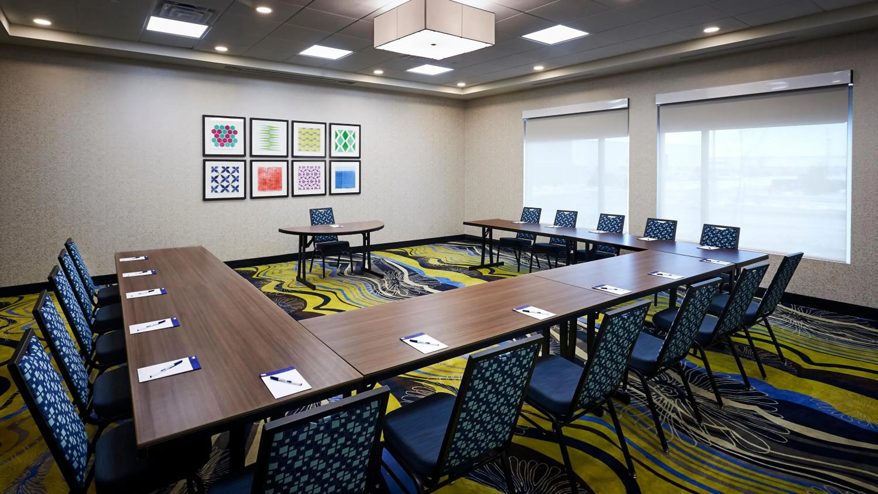 Meeting/conference room in Holiday Inn Express & Suites - Brantford by IHG