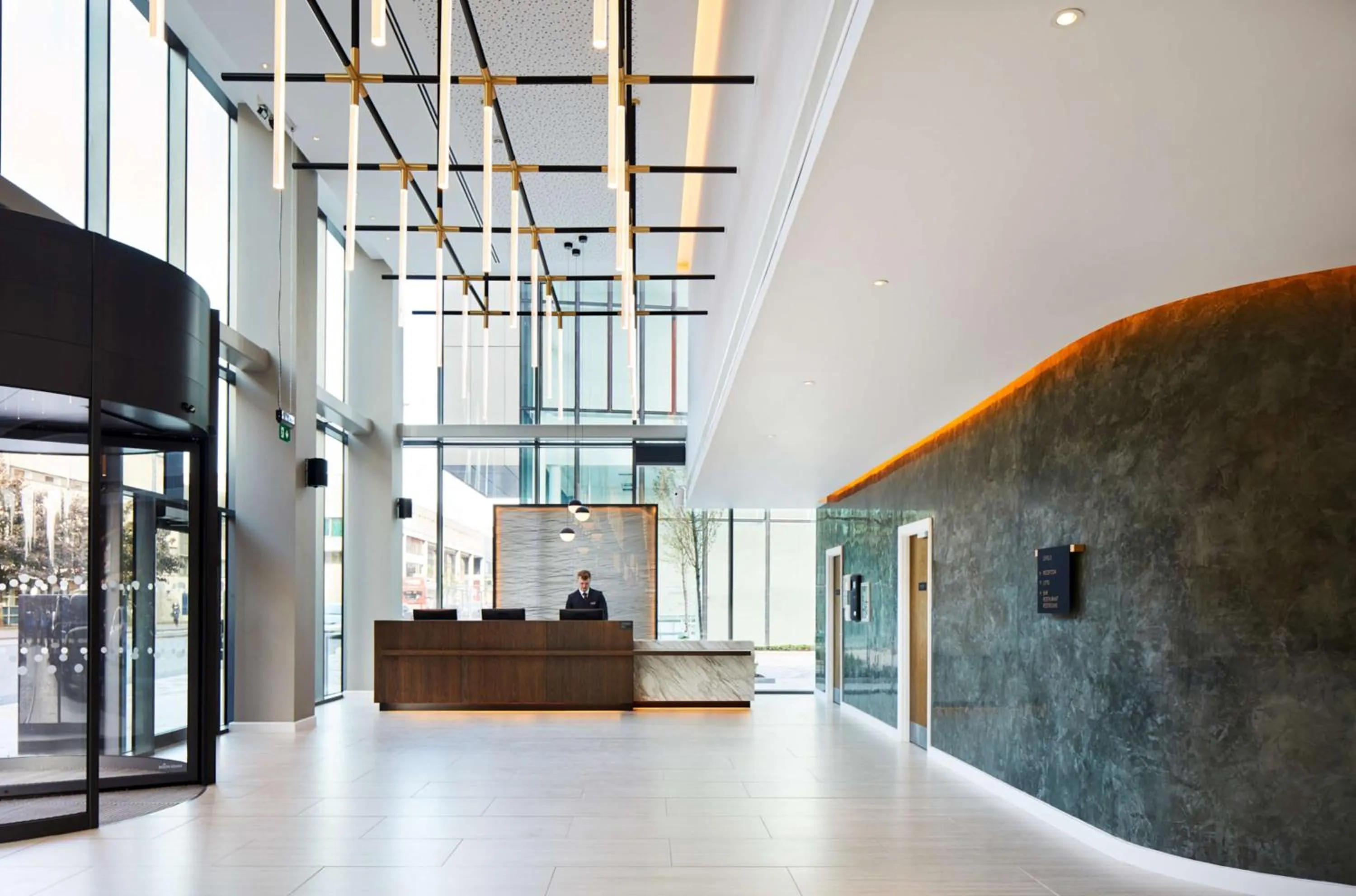 Lobby or reception in Hyatt House Manchester - Aparthotel