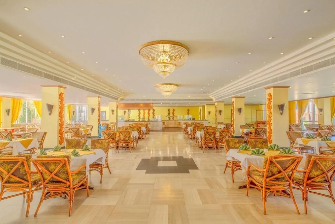 Restaurant/places to eat in Siva Grand Beach