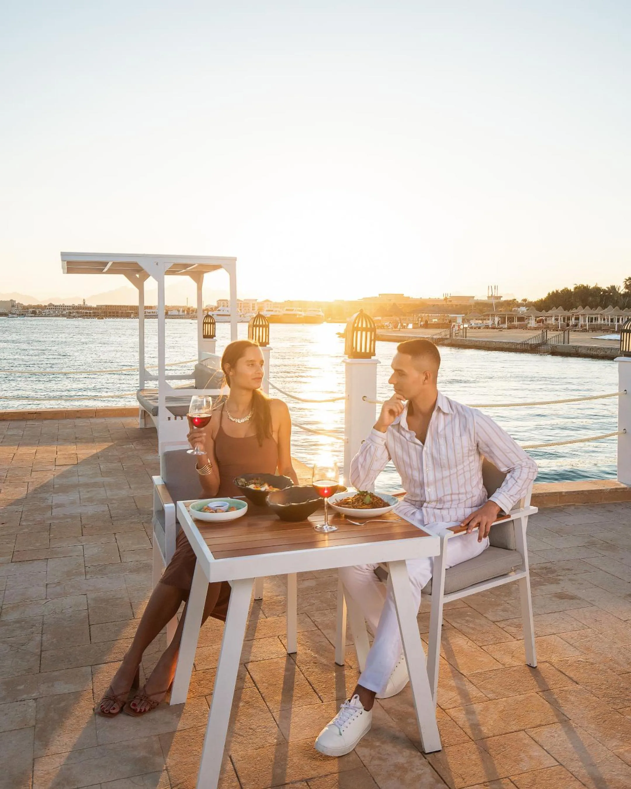 Restaurant/places to eat in Siva Grand Beach