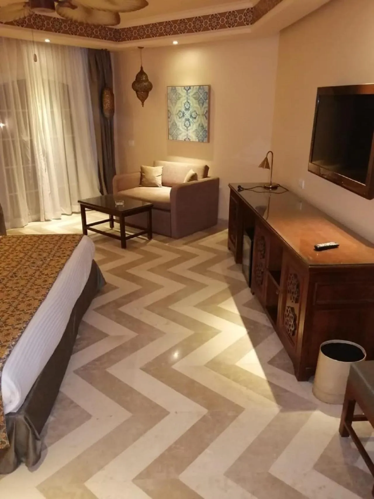 Guests, Bed in Siva Grand Beach