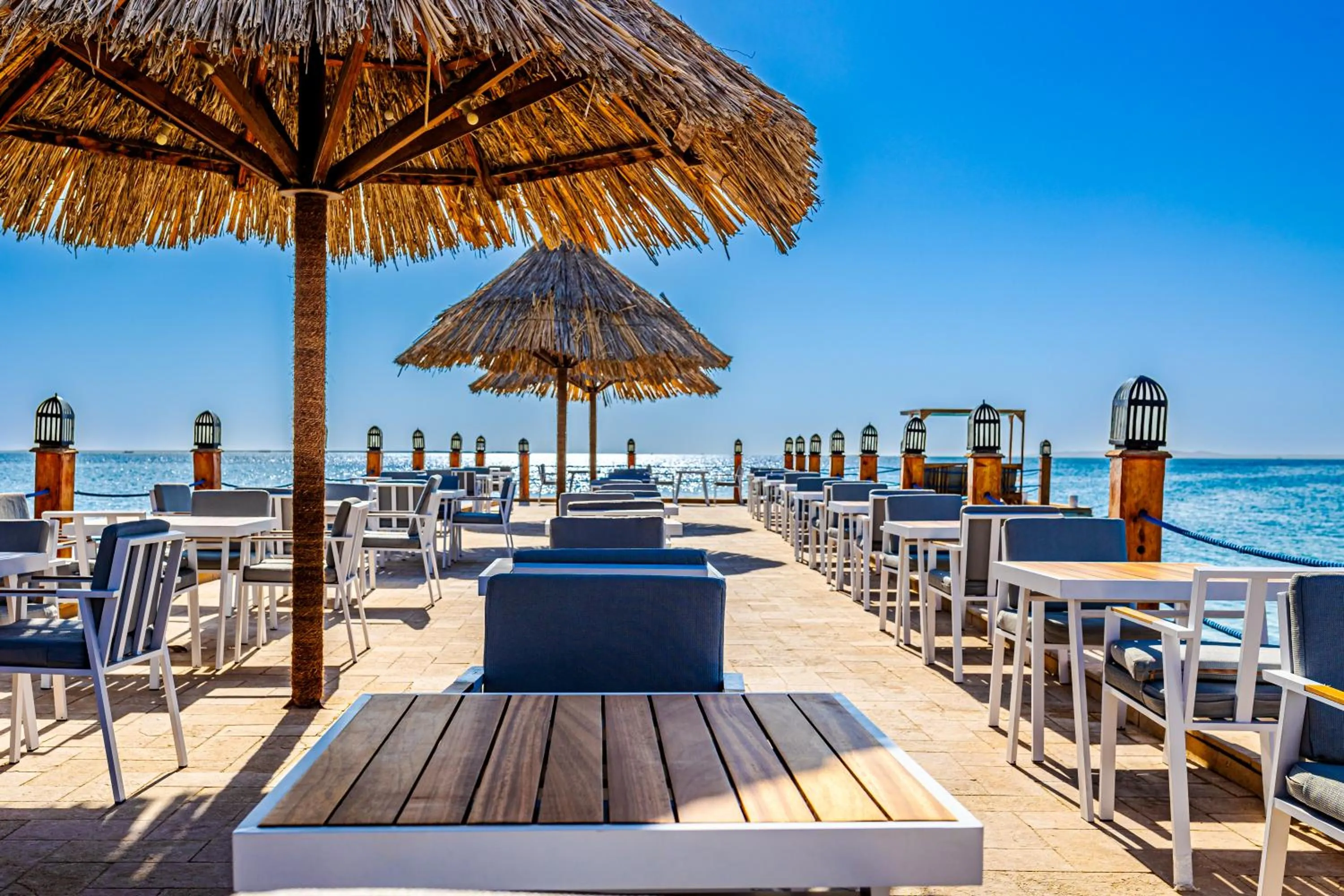 Restaurant/places to eat in Siva Grand Beach