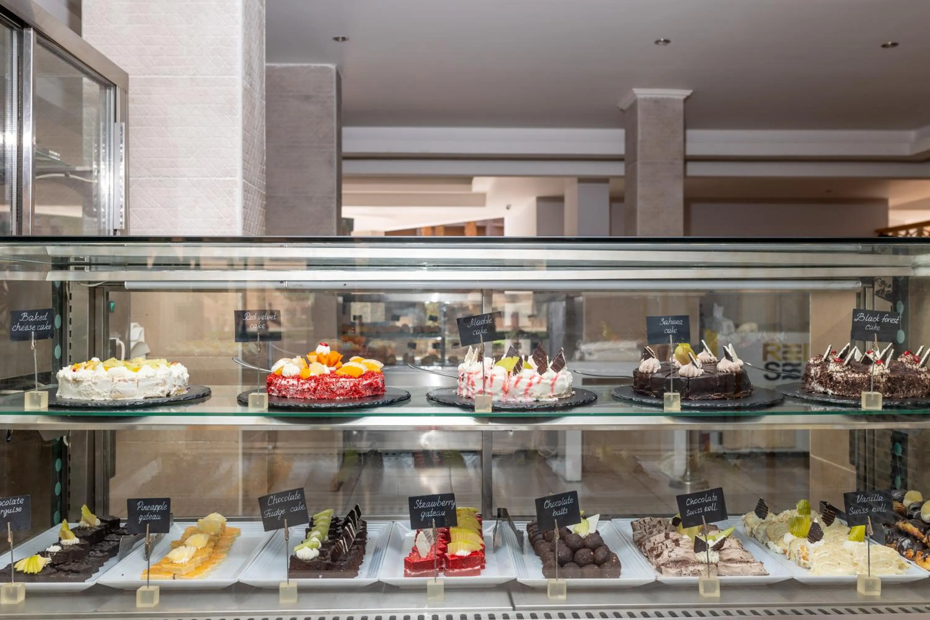 Restaurant/places to eat in Siva Grand Beach