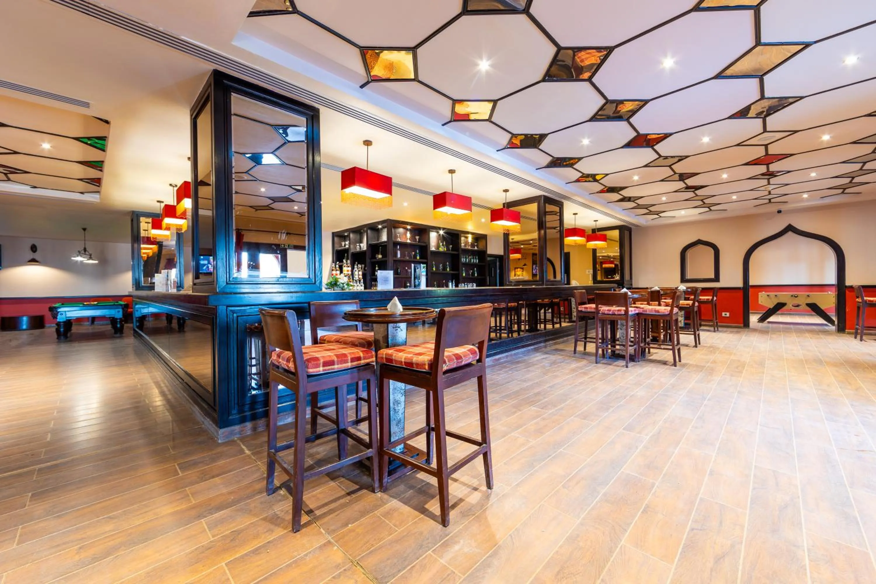 Lounge or bar in Grand Waterworld Makadi - Couples and Families Only