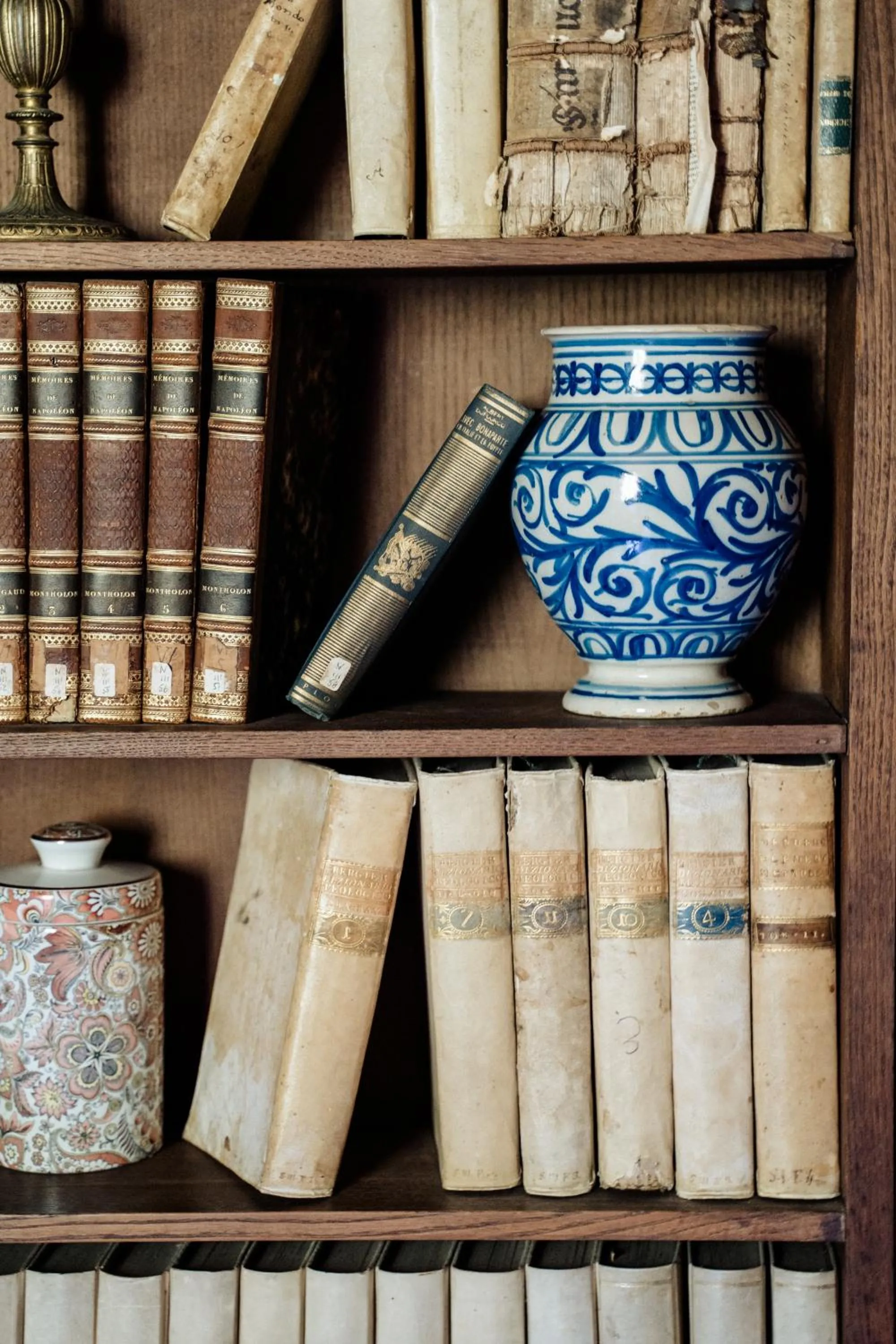 Library in Palazzo Mazziotti