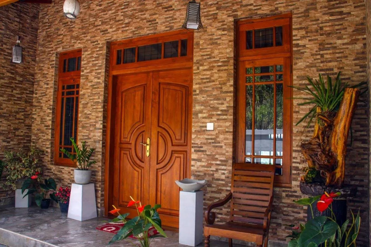 Facade/entrance in Serenity Hill Oasis