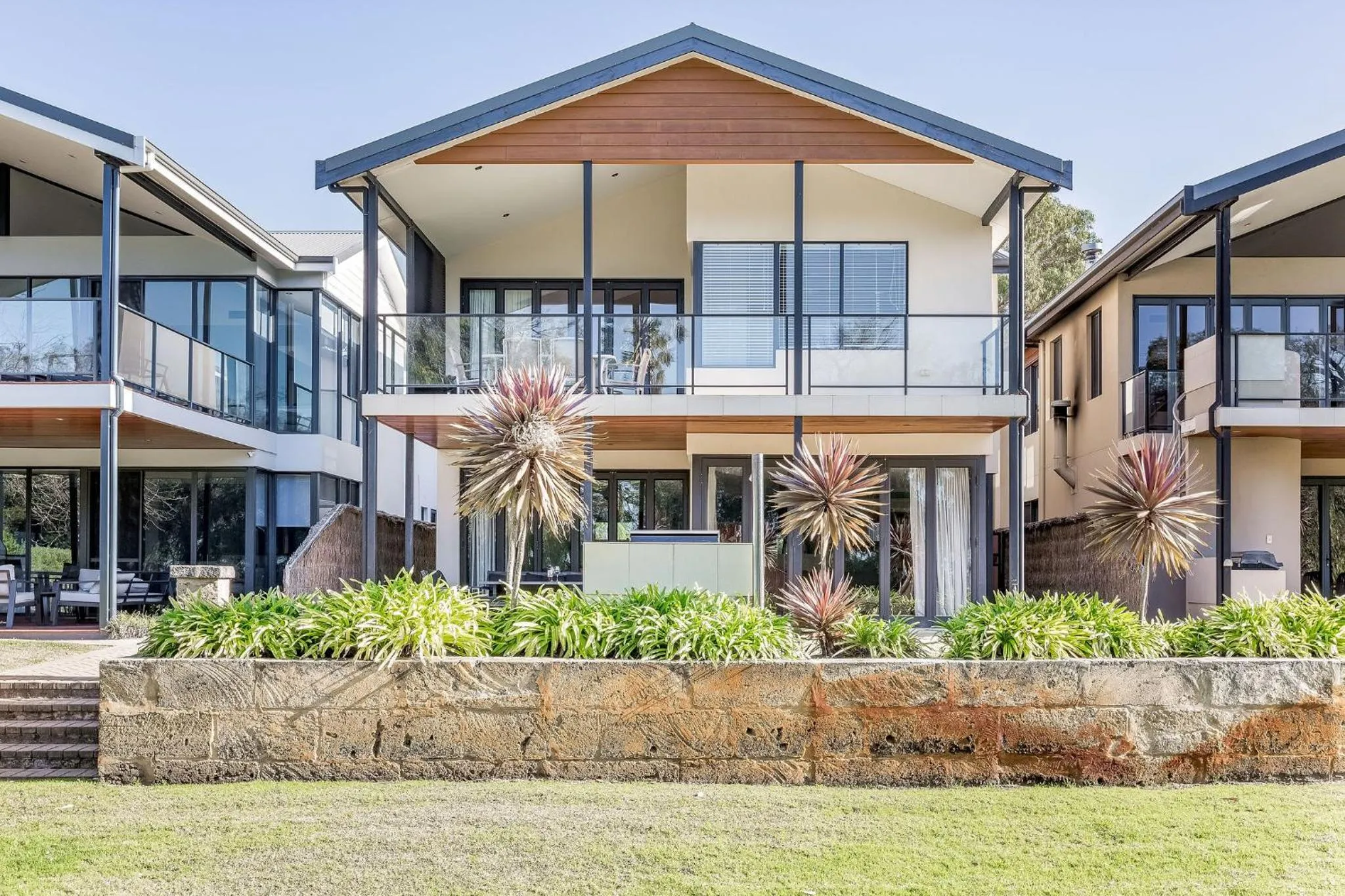 Property building in Regency Beach Club