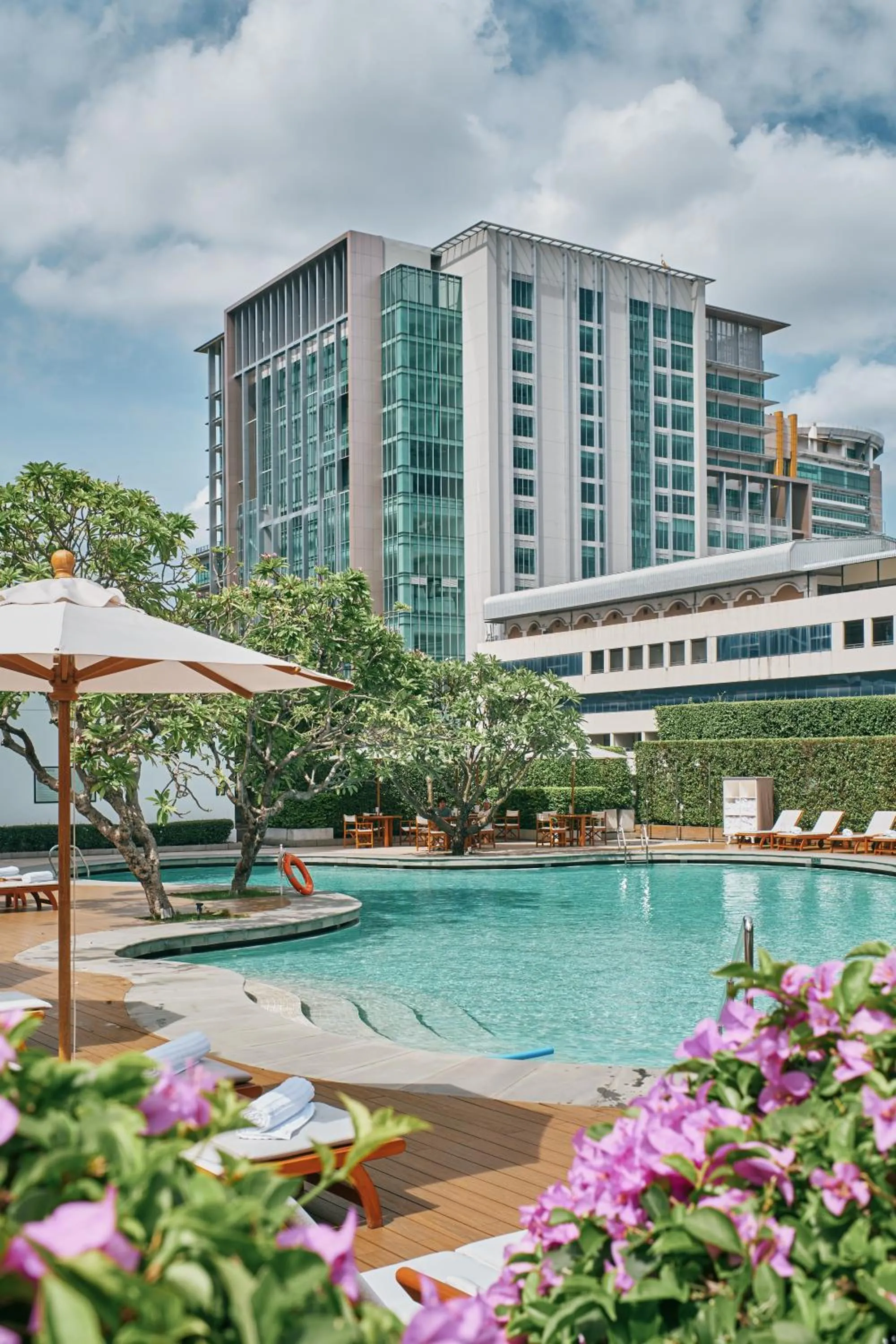 Swimming pool in Grand Hyatt Erawan Bangkok