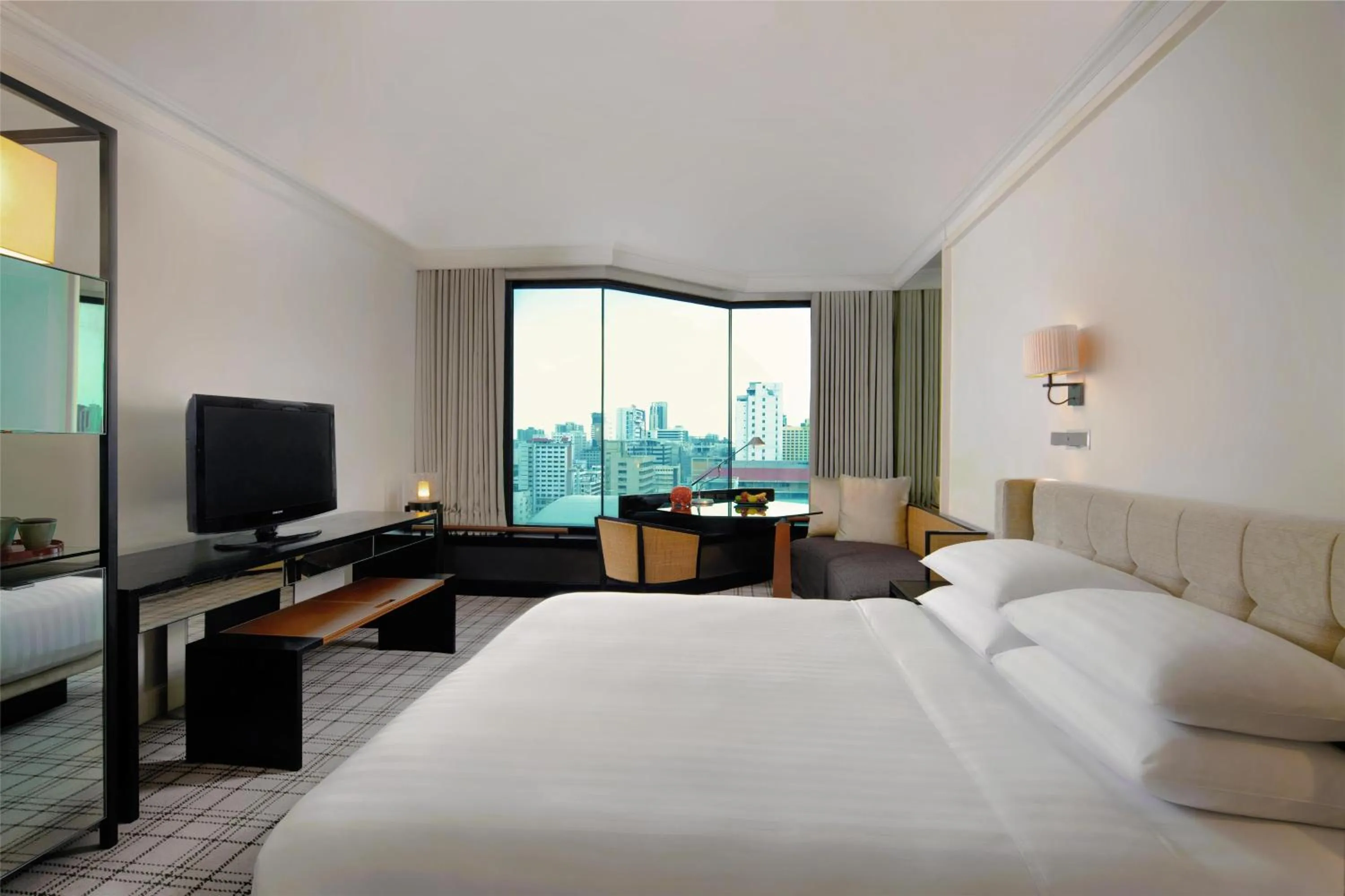 Bedroom, Bed in Grand Hyatt Erawan Bangkok