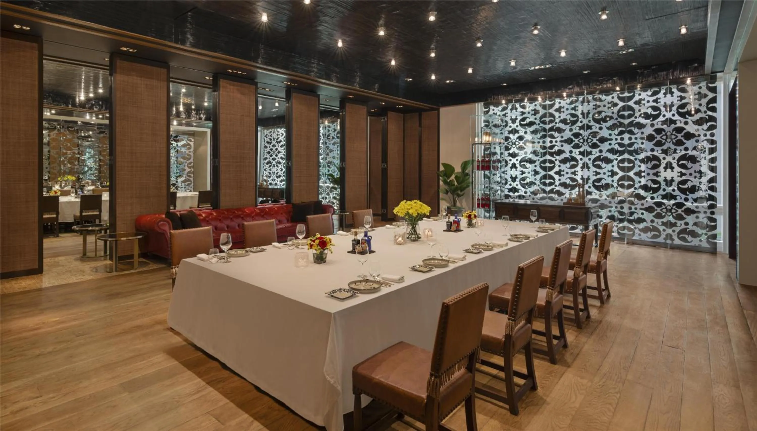 Restaurant/places to eat in Grand Hyatt Erawan Bangkok