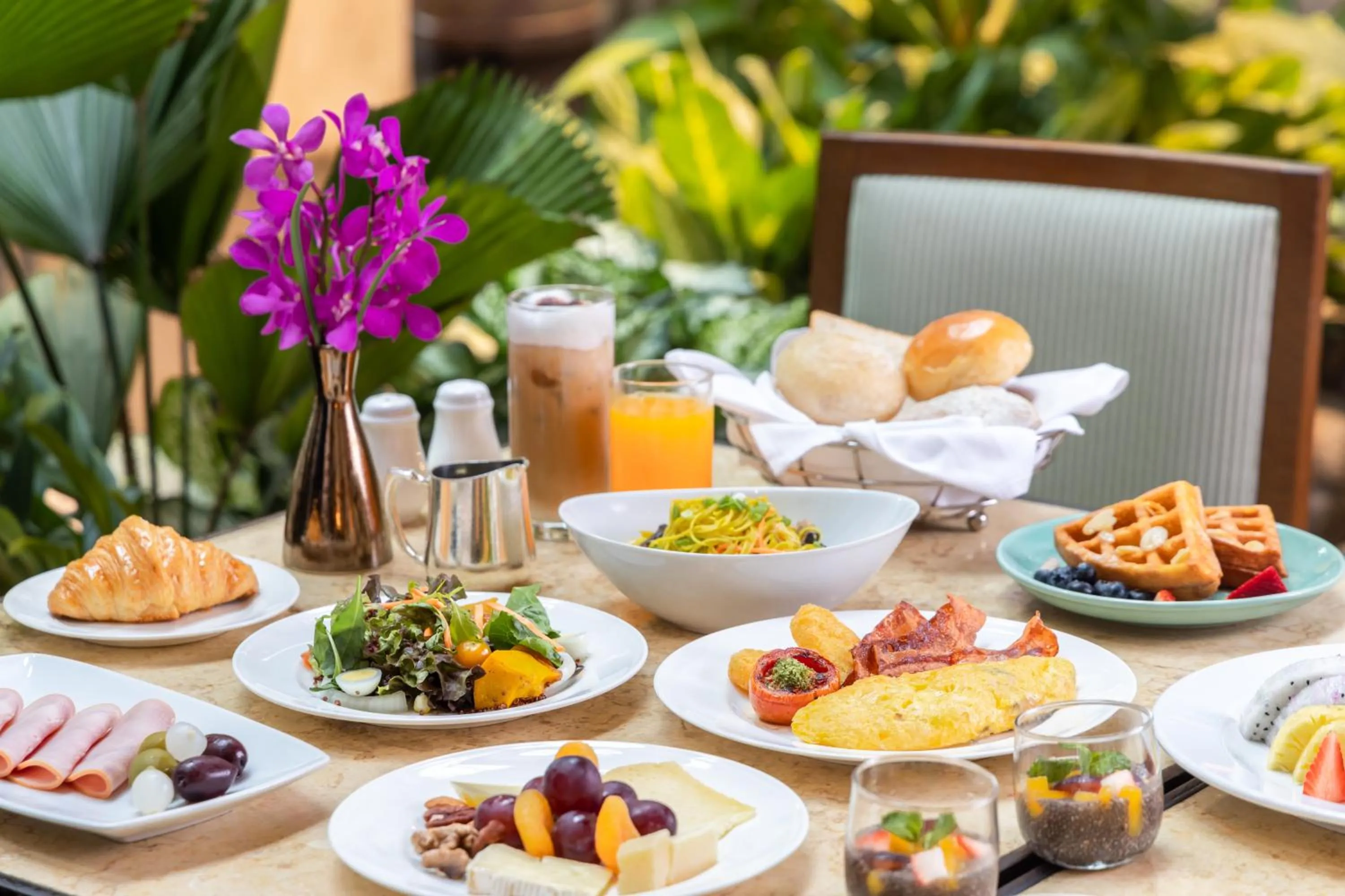 Breakfast in Grand Hyatt Erawan Bangkok