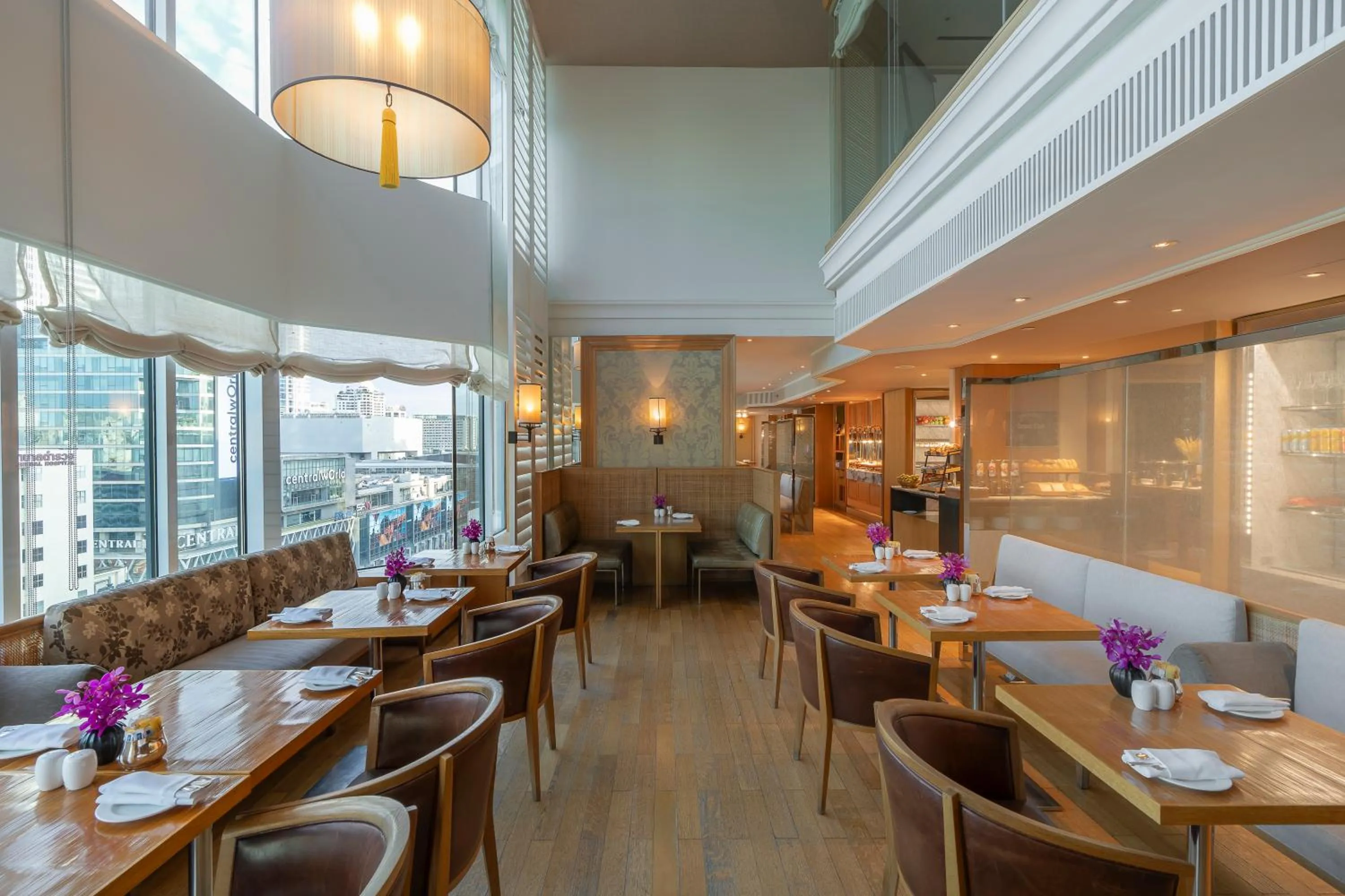 Lounge or bar in Grand Hyatt Erawan Bangkok