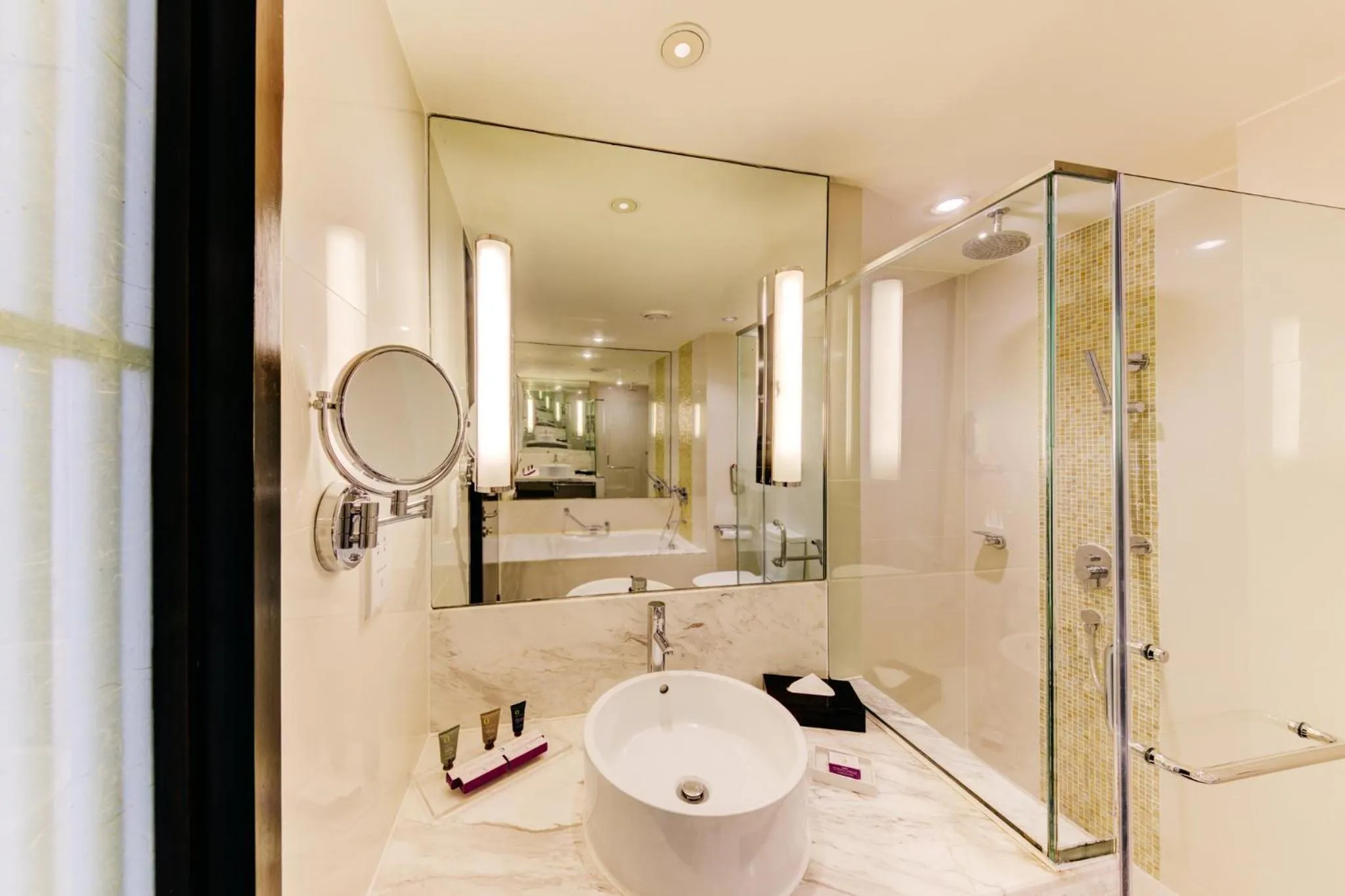 Bathroom in Cinnamon Grand Colombo