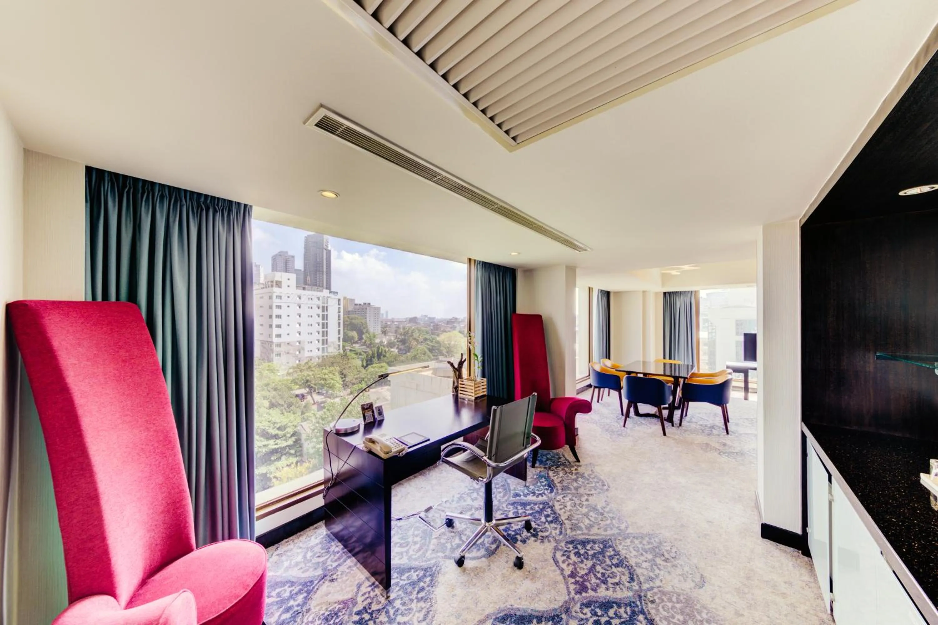 Bedroom in Cinnamon Grand Colombo