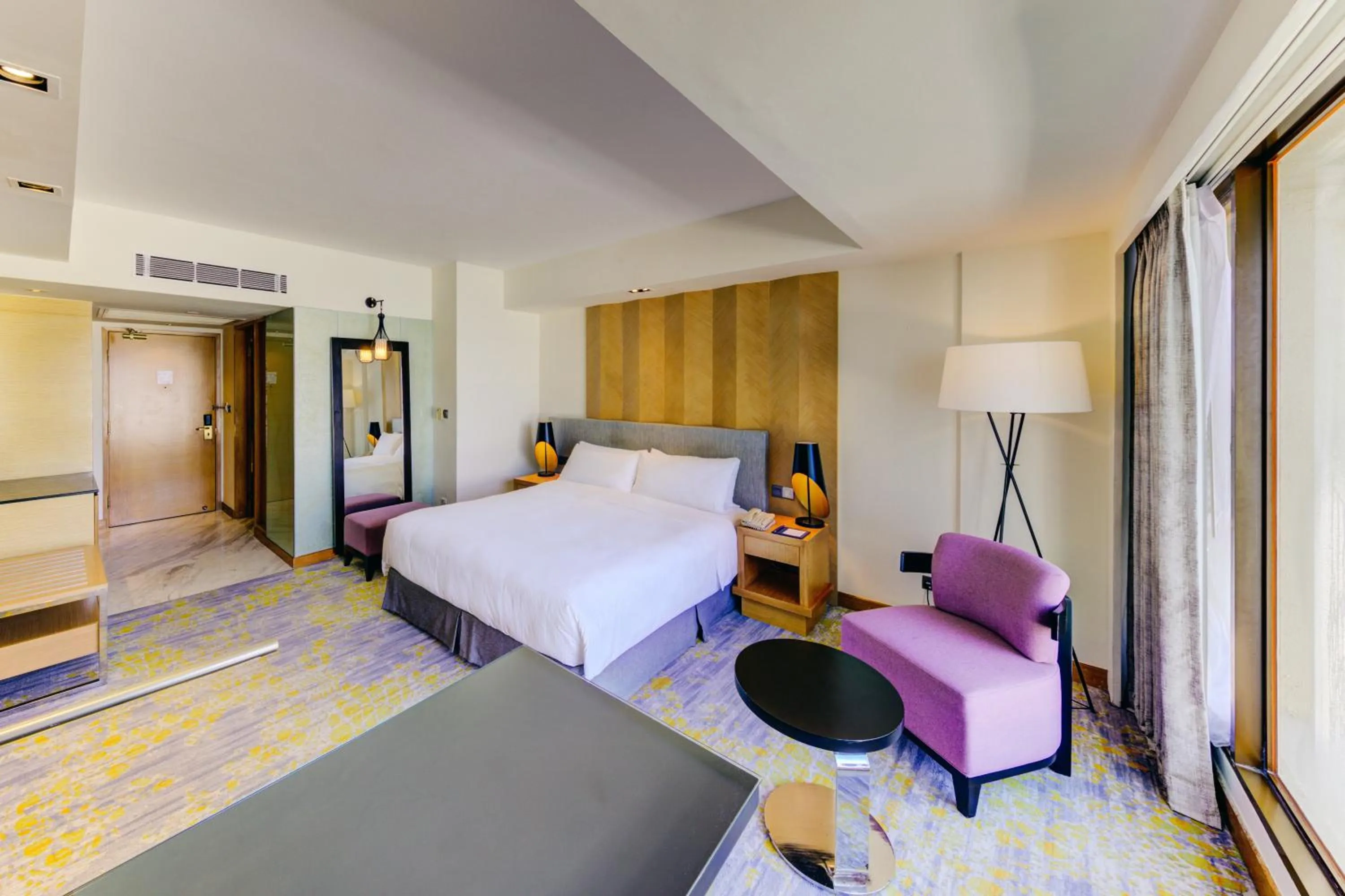 Bed in Cinnamon Grand Colombo