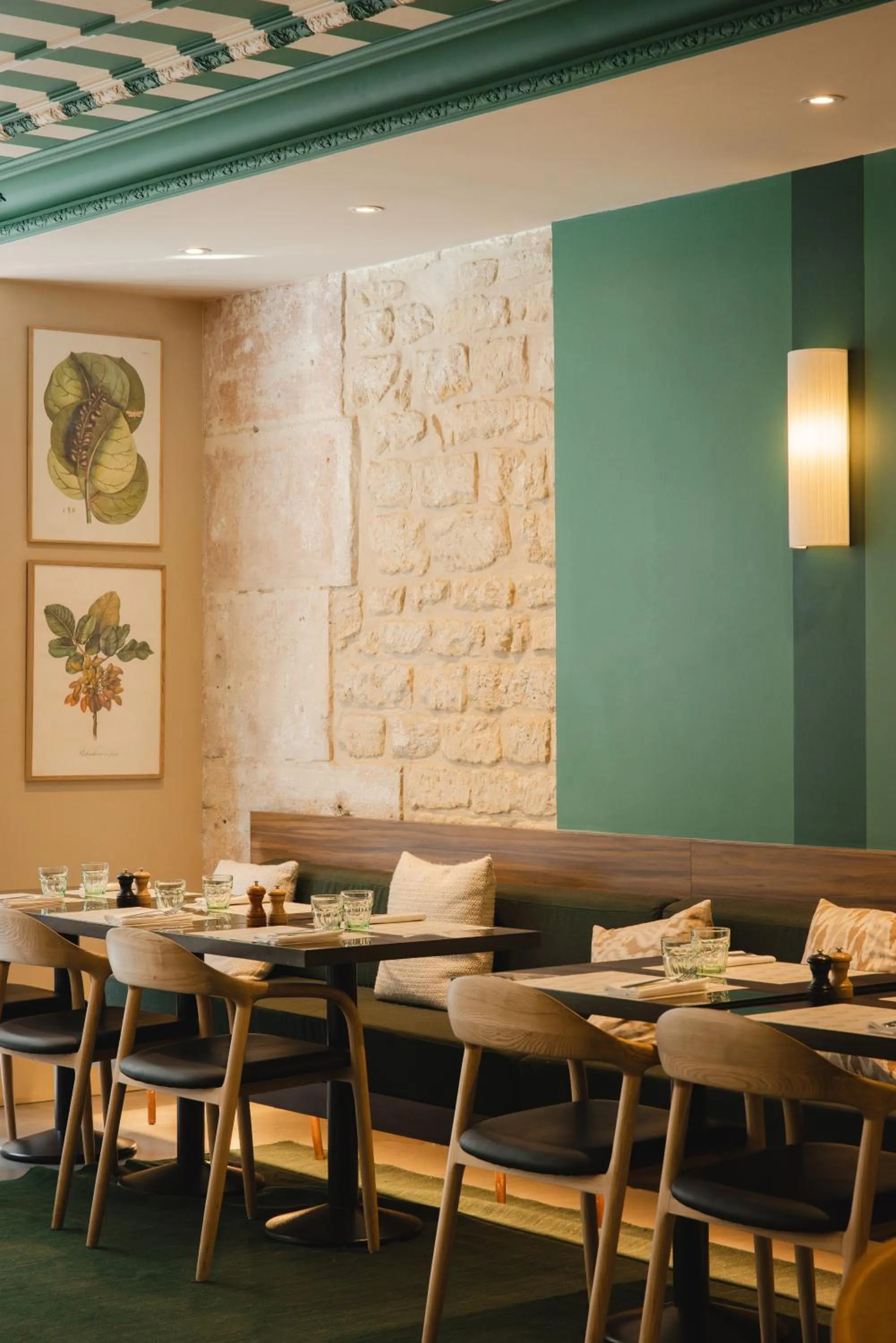 Restaurant/places to eat in Hôtel Belleval