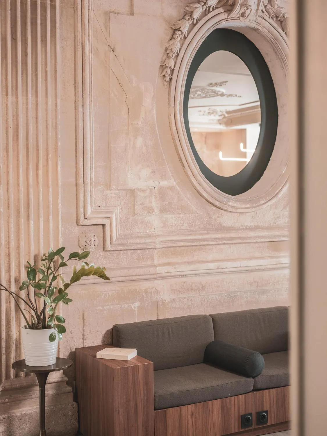 Property building in Hôtel Belleval