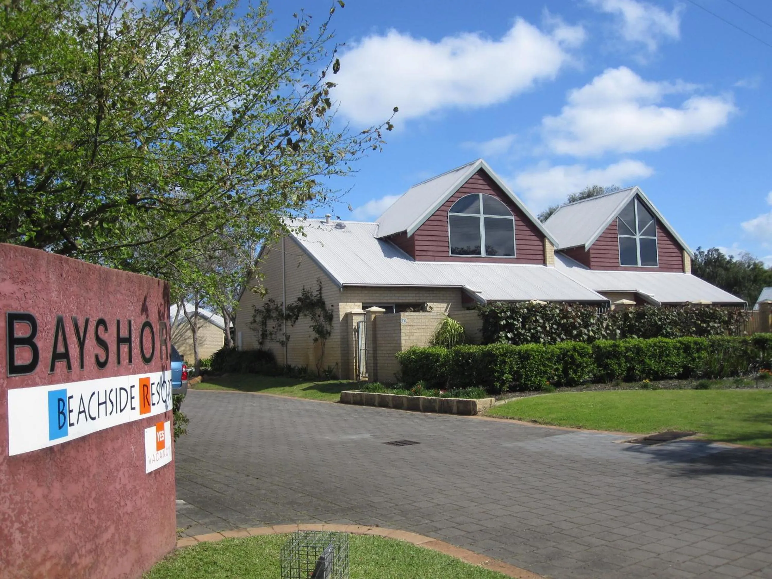 Facade/entrance in Bayshore Beachside Resort