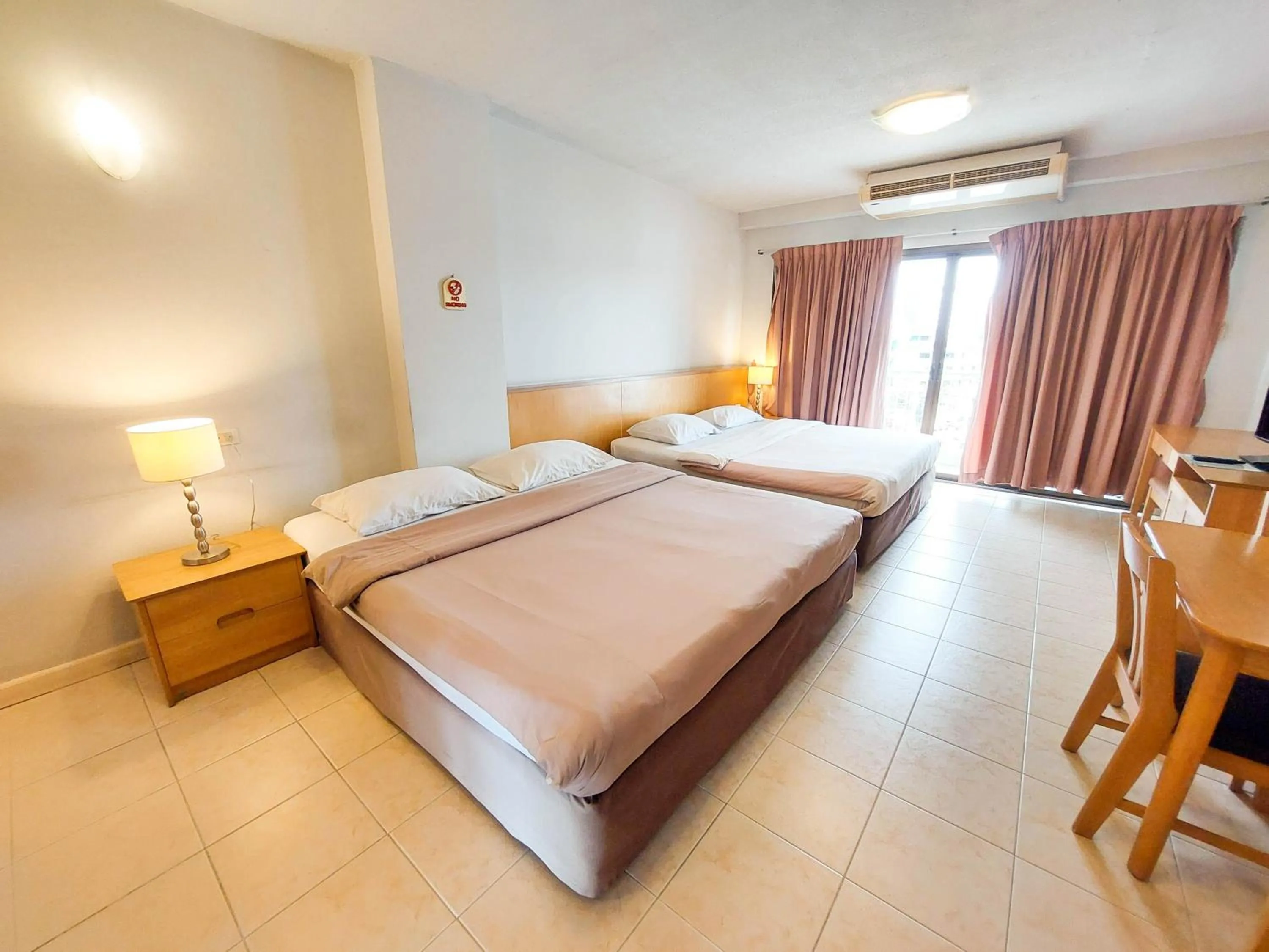 Bedroom in Diamond City Place