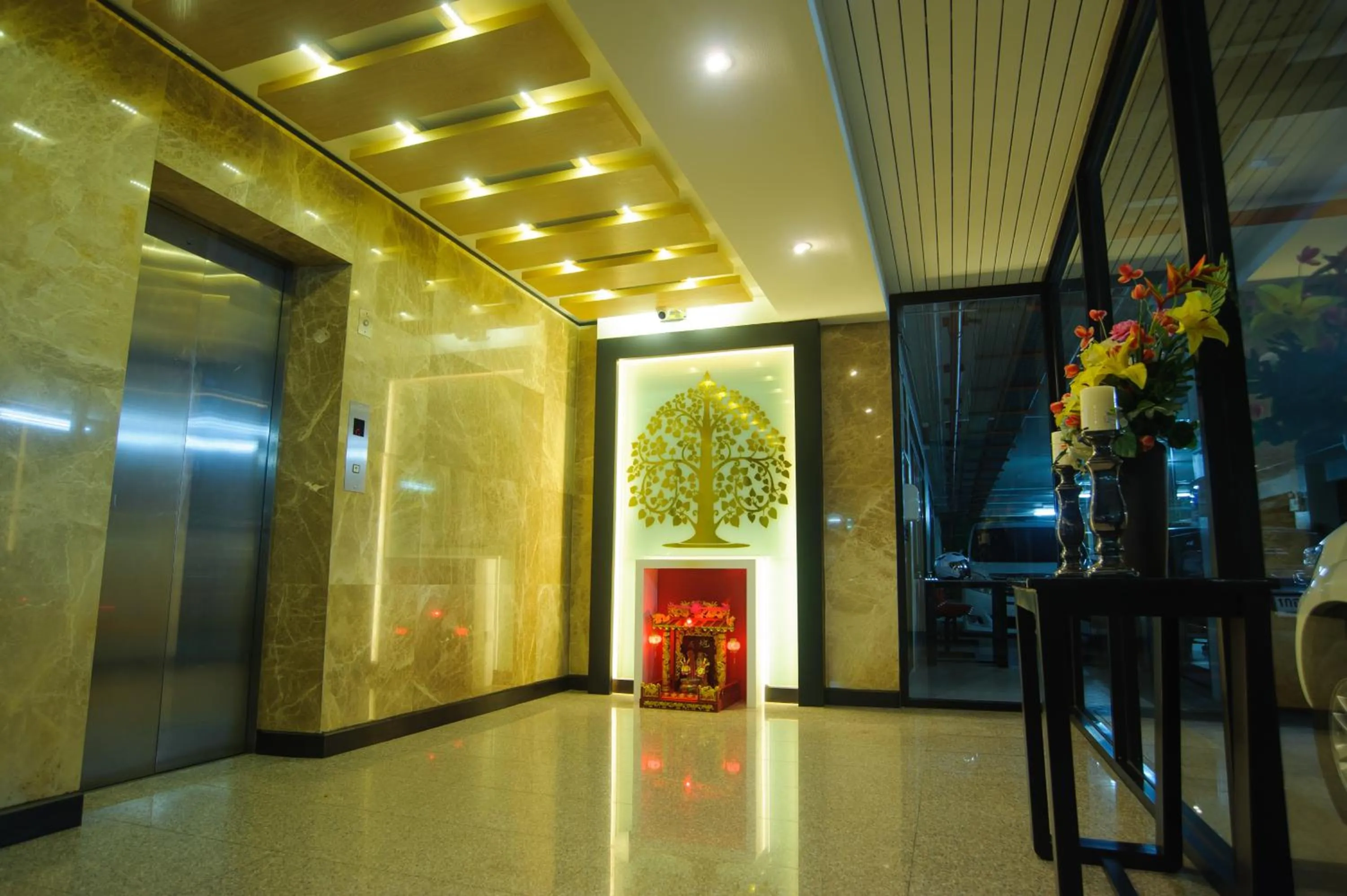 Lobby or reception in Diamond City Place